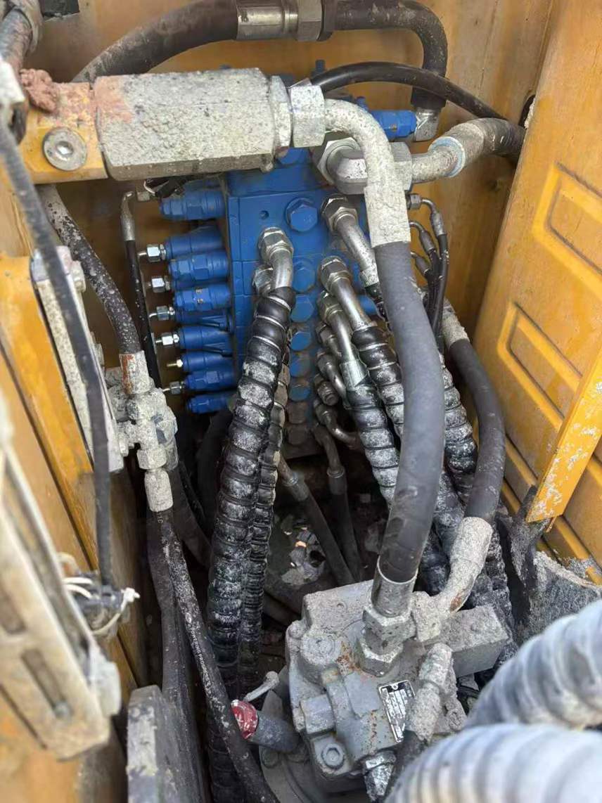 Used XCMG XE75WD Excavator 2018 Model / 4