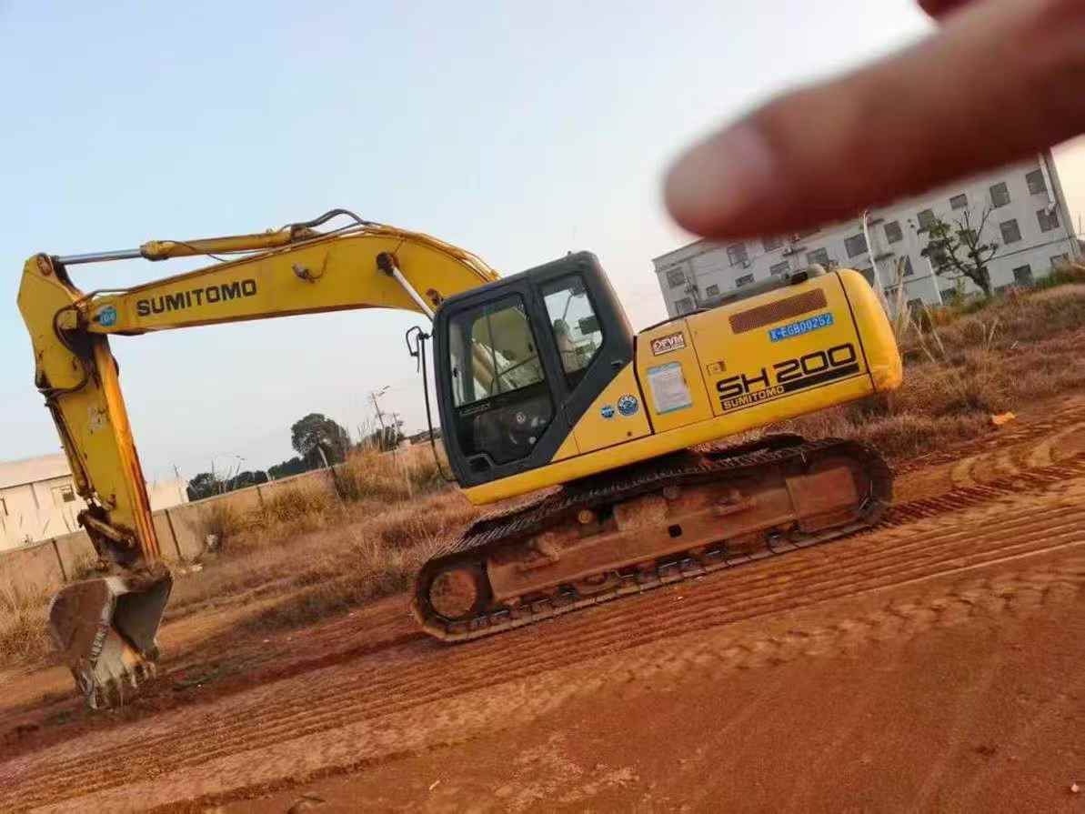 Buy Sumitomo SH200-5 Used Excavator / 4 Used Sumitomo SH200-5 Excavator 2016 Model / 4