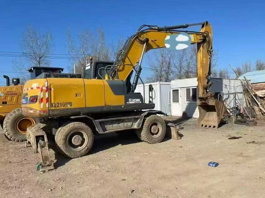 Used XCMG XE210 Excavator 2021 Model / 3