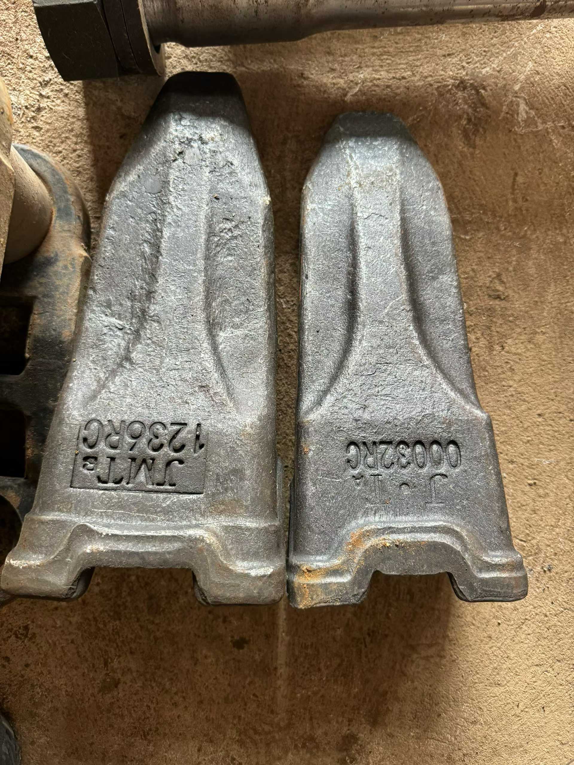 Buy Doosan DL420 Used Excavator / 6 Used Doosan DL420 Excavator 2016 Model / 6