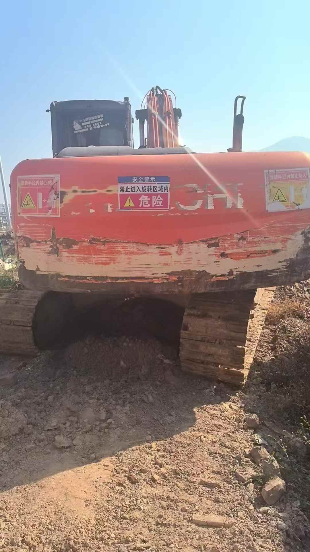 Buy Hitachi ZAXIS200 Used Excavator / 1