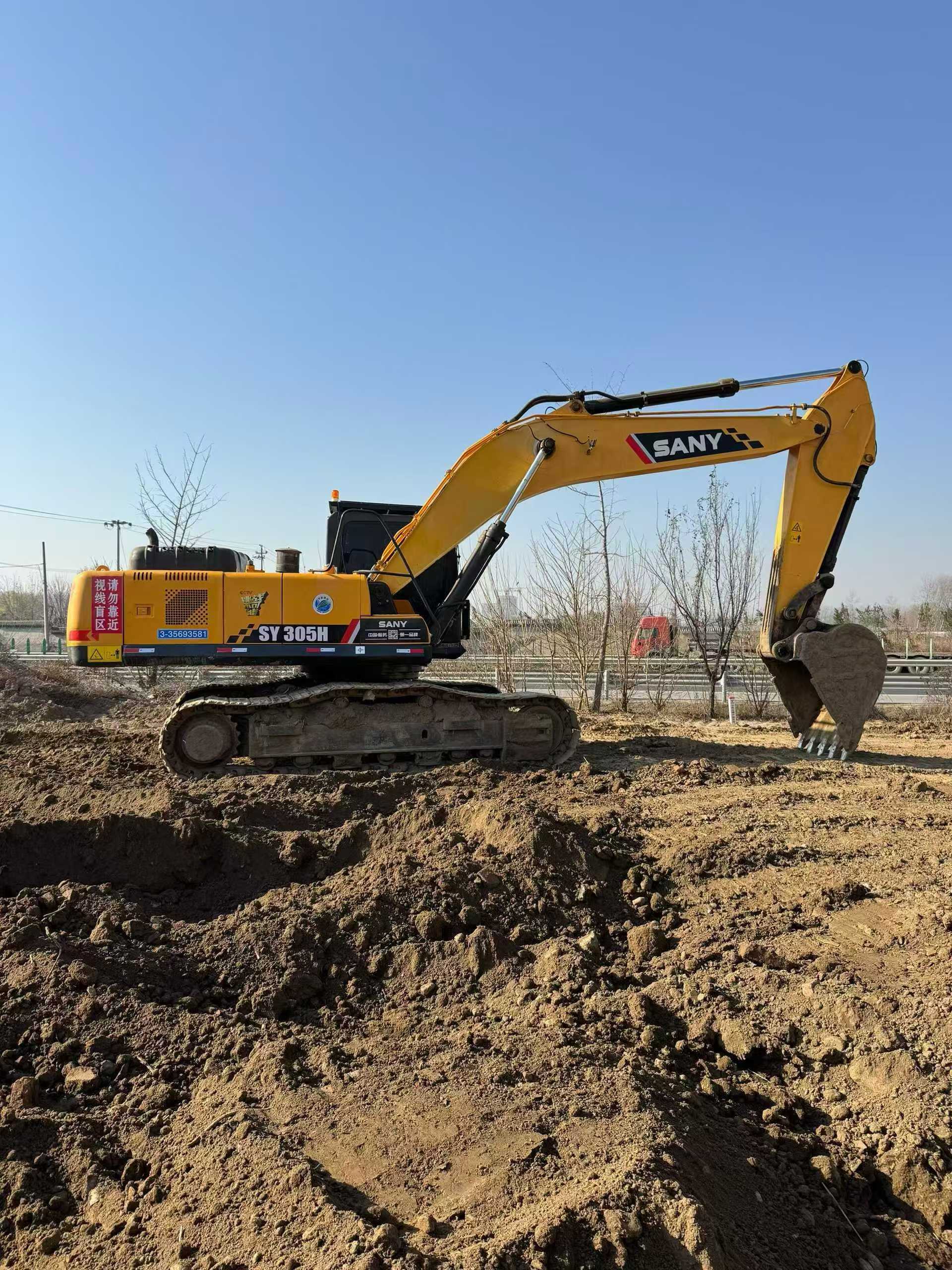 Used Sany SY305-9 Excavator 2016 Model / 3