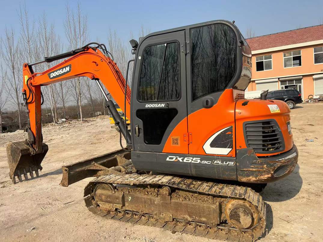 Buy Doosan DX60 Used Excavator / 1