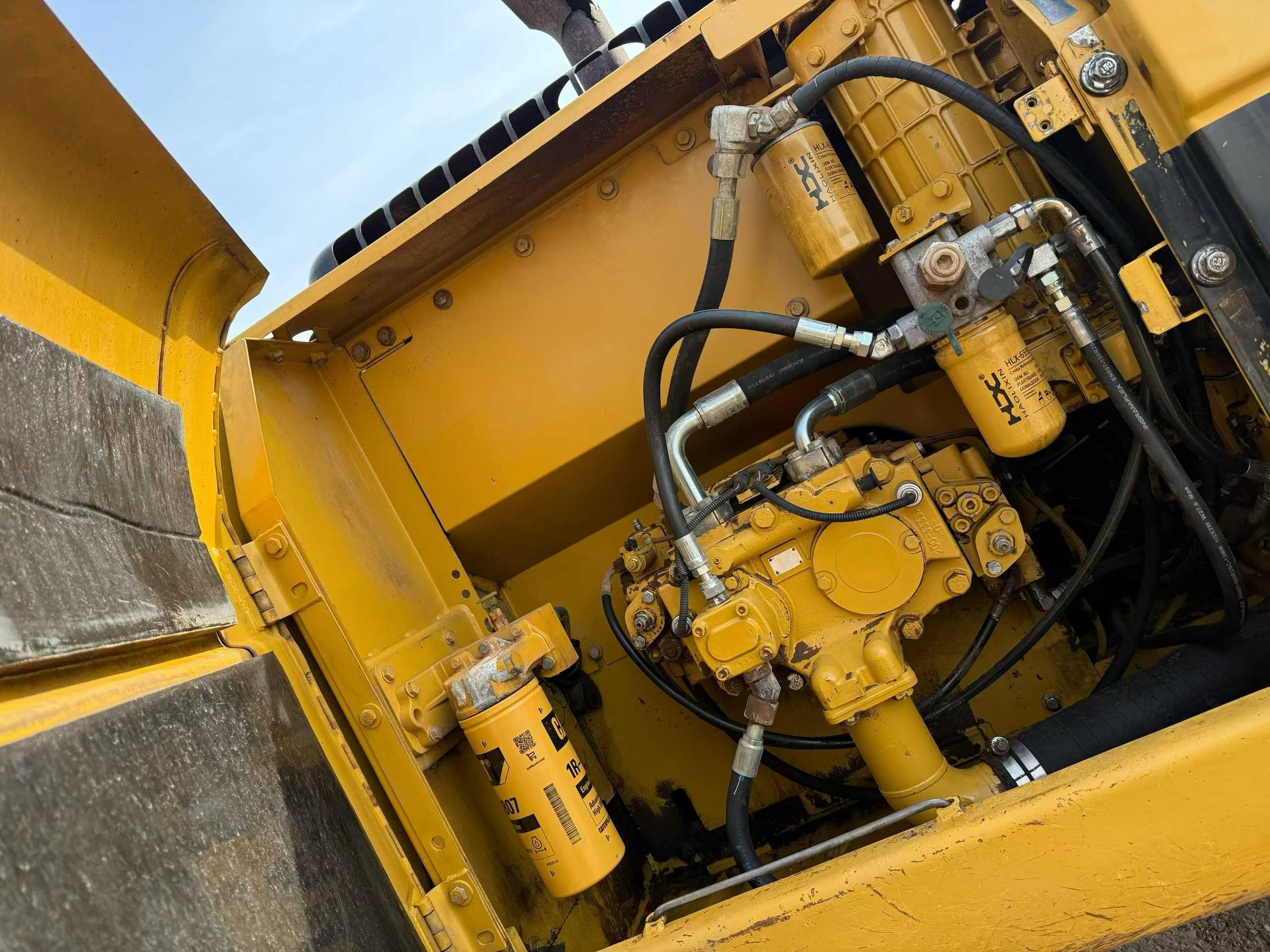 Buy Caterpillar 323DL Used Excavator / 5 Used Caterpillar 323DL Excavator 2011 Model / 5