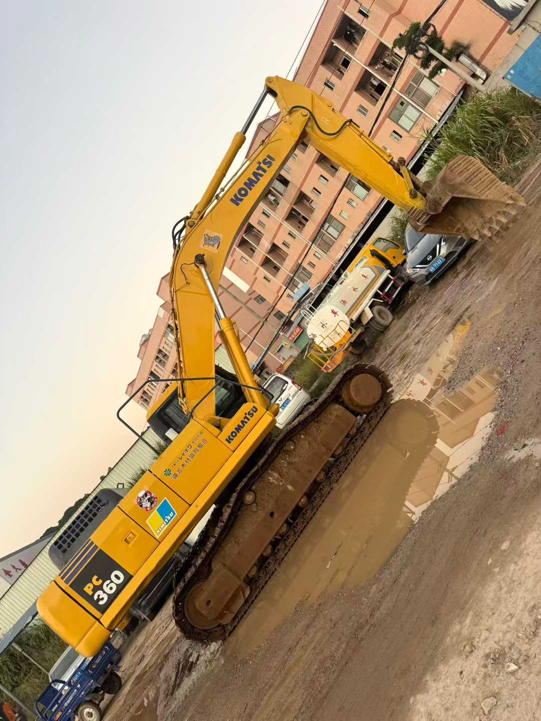 Buy Komatsu PC60-7 Used Excavator / 1