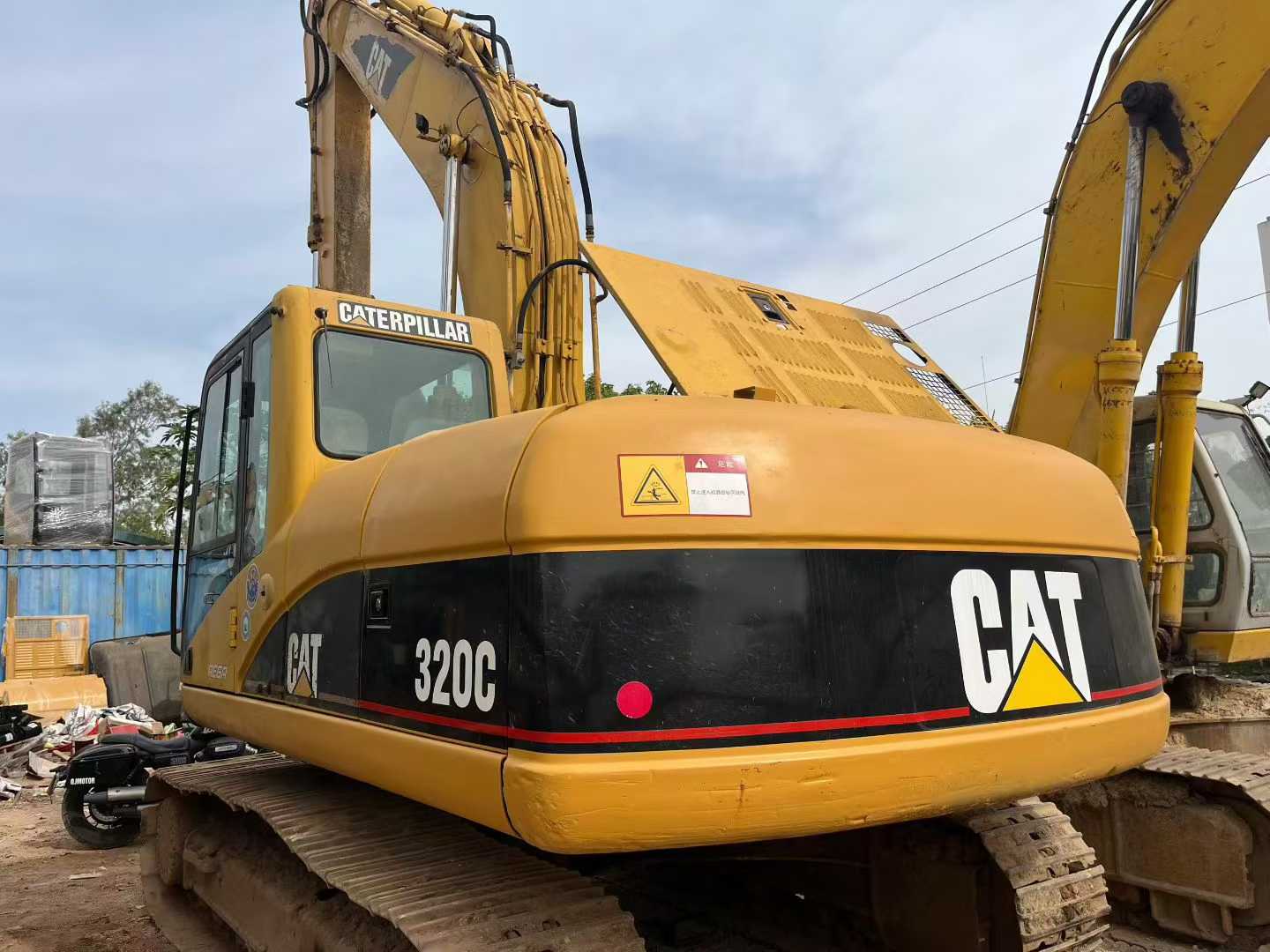 Buy Caterpillar 320C Used Excavator / 1