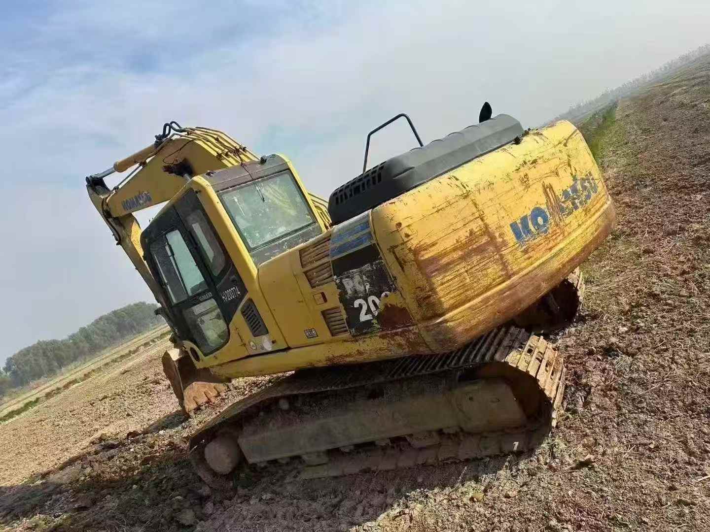 Buy Komatsu PC200 Used Excavator / 1