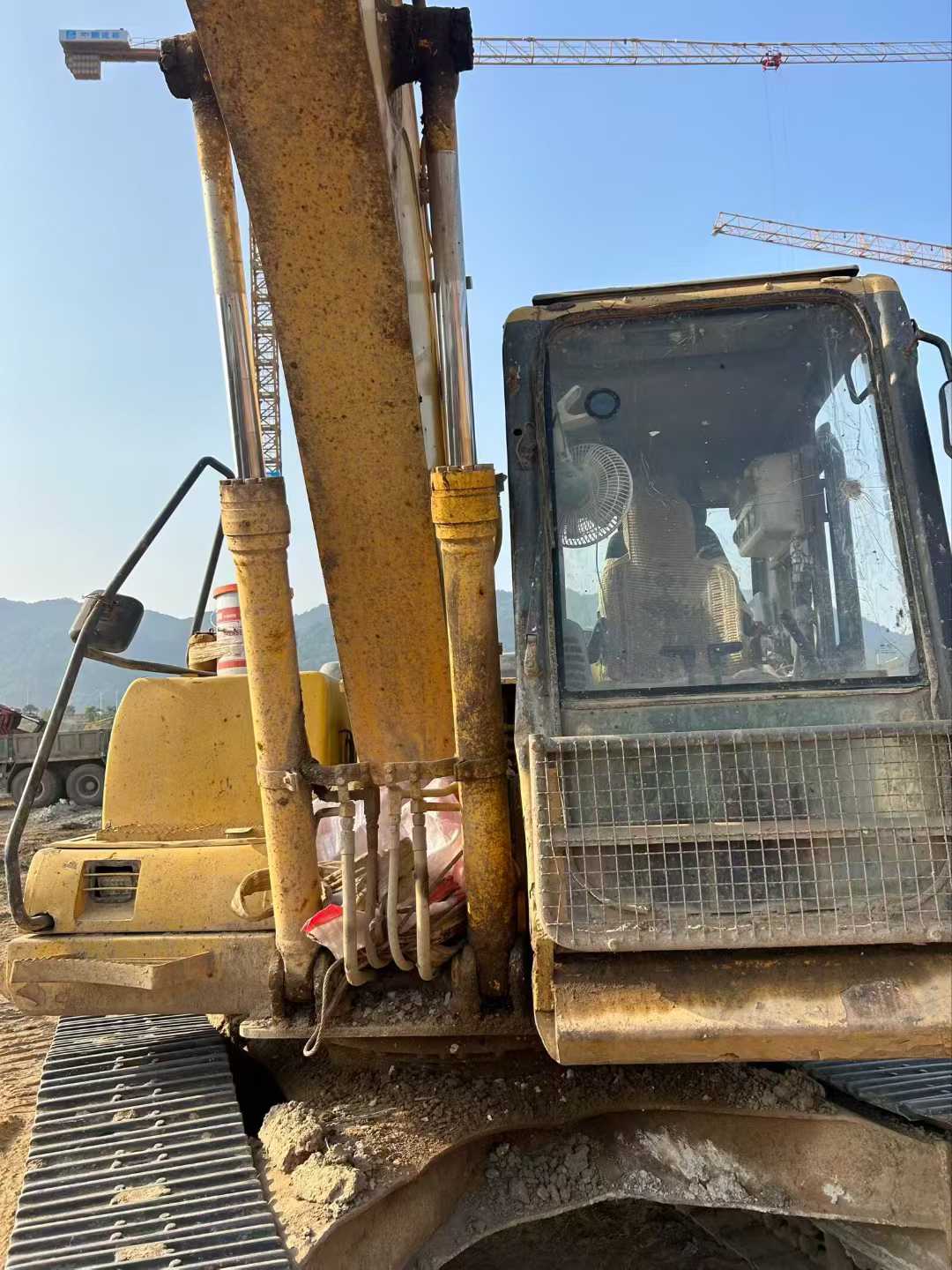 Buy Komatsu PC130 Used Excavator / 2 Used Komatsu PC130 Excavator 2016 Model / 2