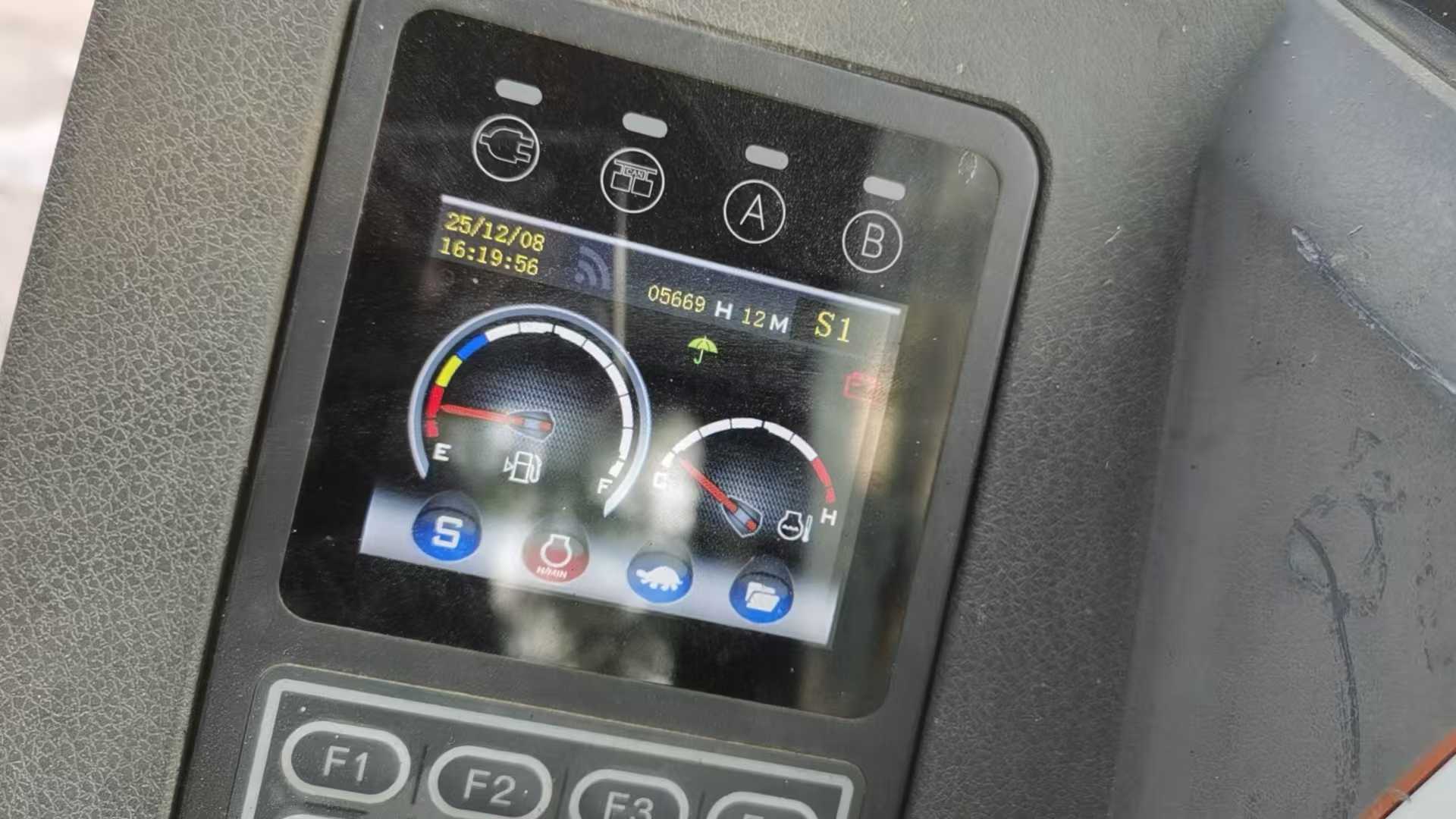 Used Sany SY55 Excavator 2018 Model / 4