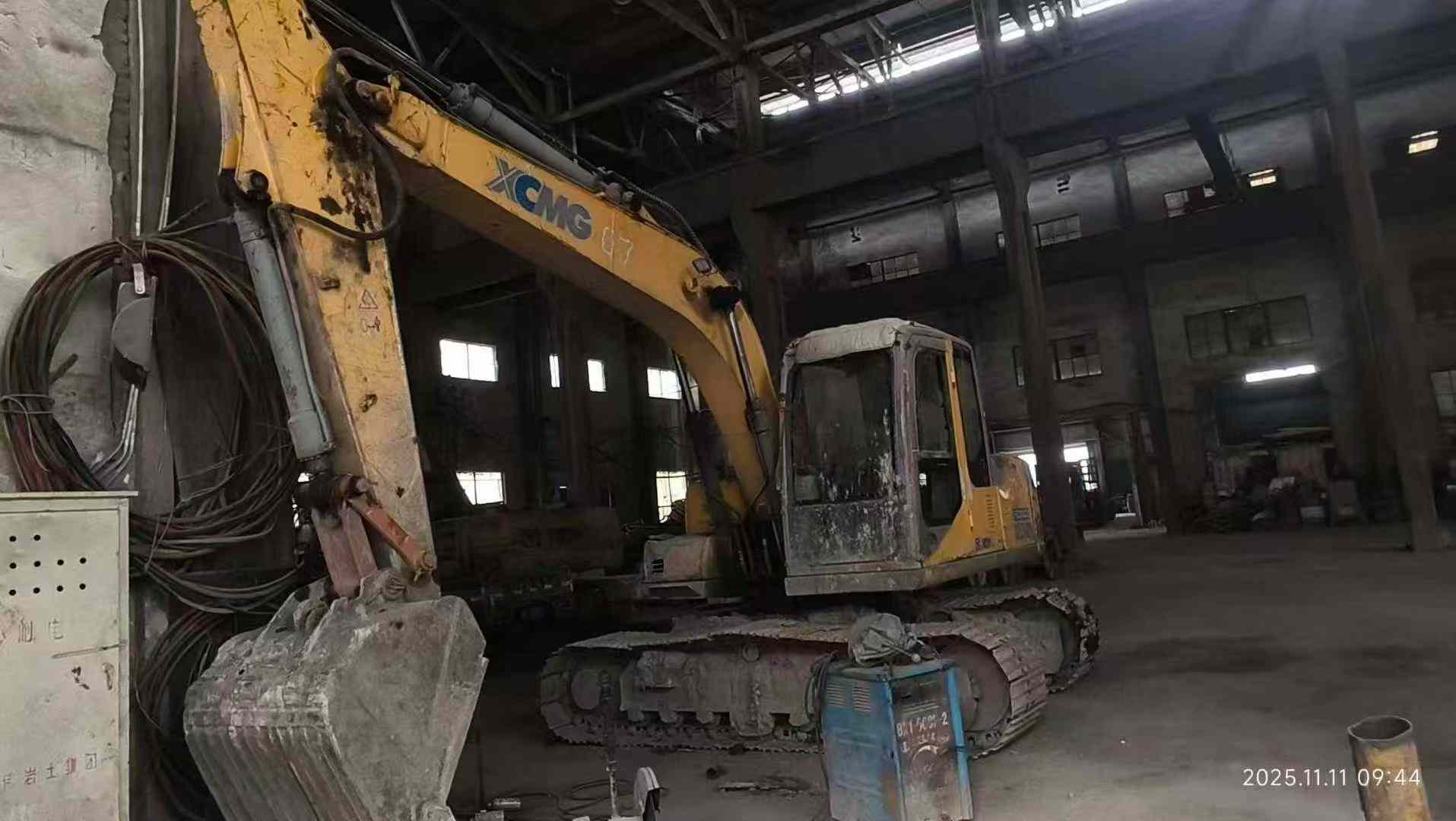 Buy XCMG XE150D Used Excavator / 1