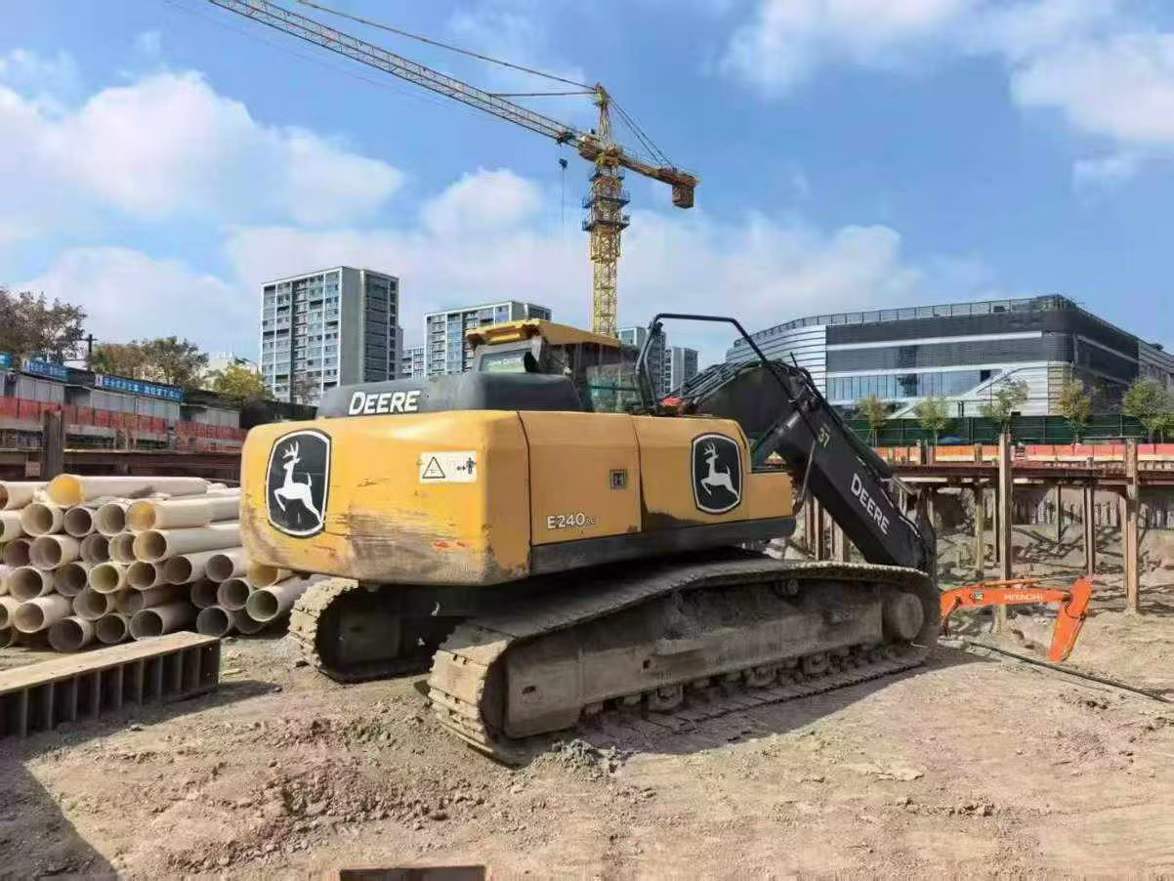 Buy JohnDeere E240 Used Excavator / 3 Used JohnDeere E240 Excavator 2016 Model / 3