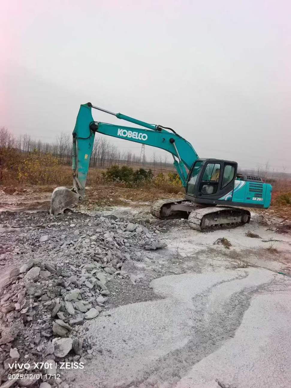 Buy Kobelco SK200 Used Excavator / 1