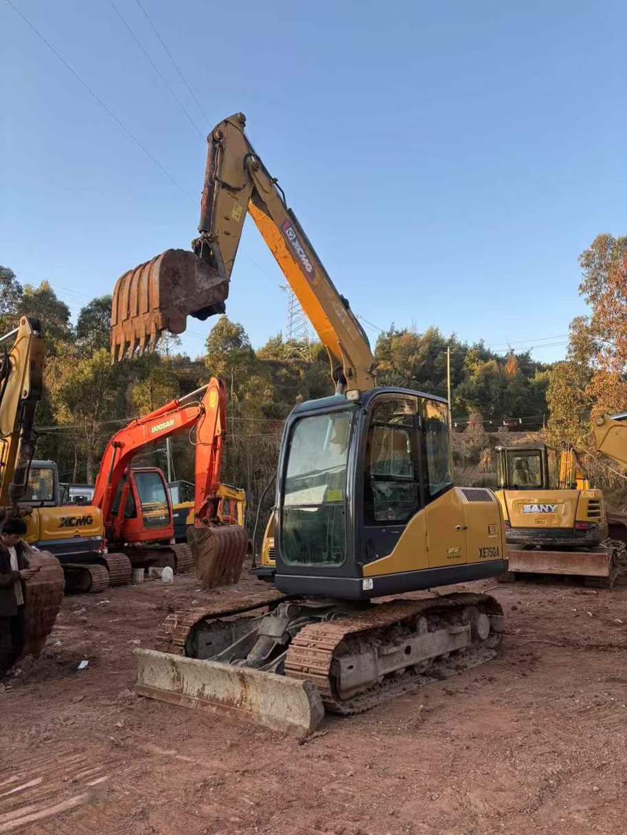 Used XCMG XE75WD Excavator 2018 Model / 8