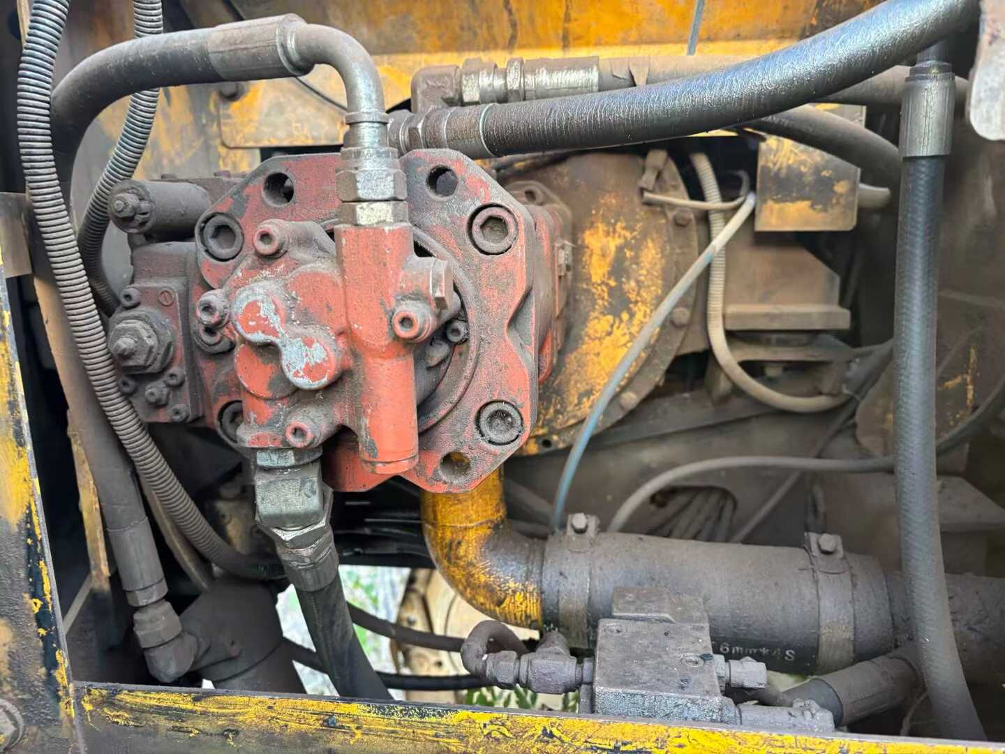 Buy Hyundai R110-7 Used Excavator / 8 Used Hyundai R110-7 Excavator 2016 Model / 8