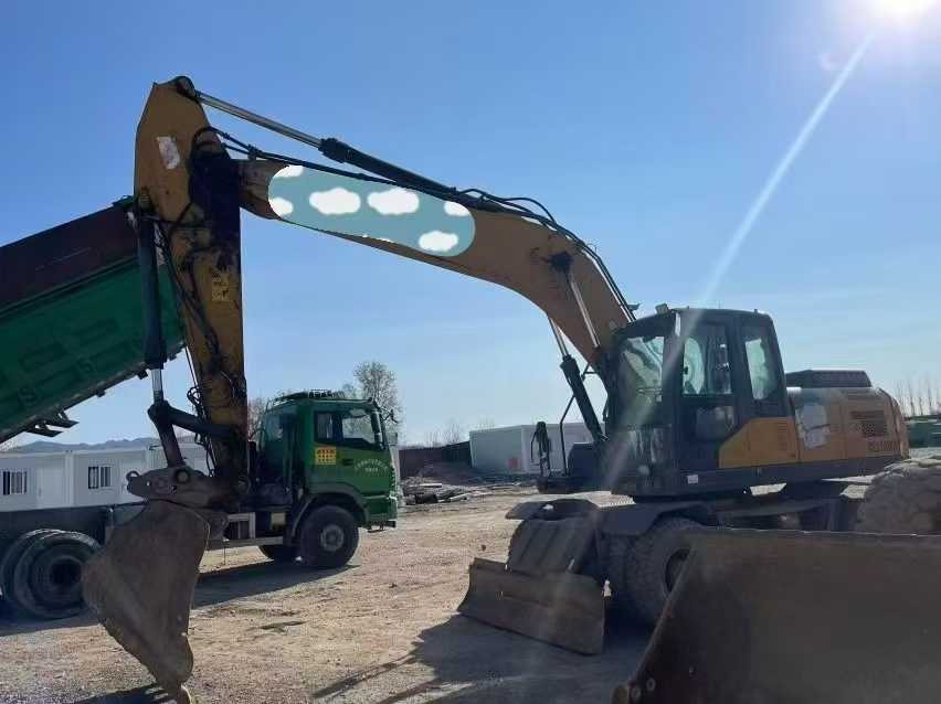 Used XCMG XE210 Excavator 2021 Model / 4