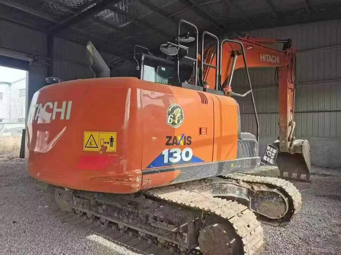 Buy Hitachi ZAXIS200 Used Excavator / 1
