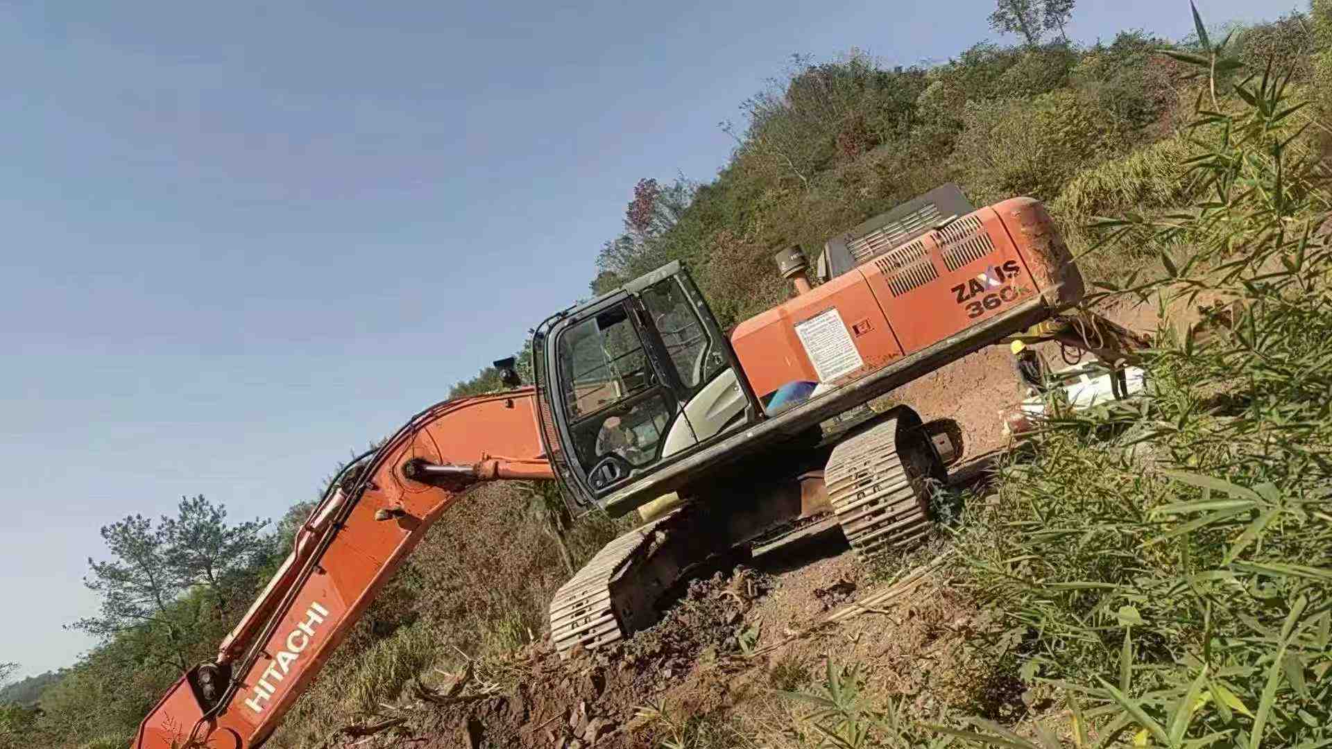 Buy Hitachi ZX60 Used Excavator / 1