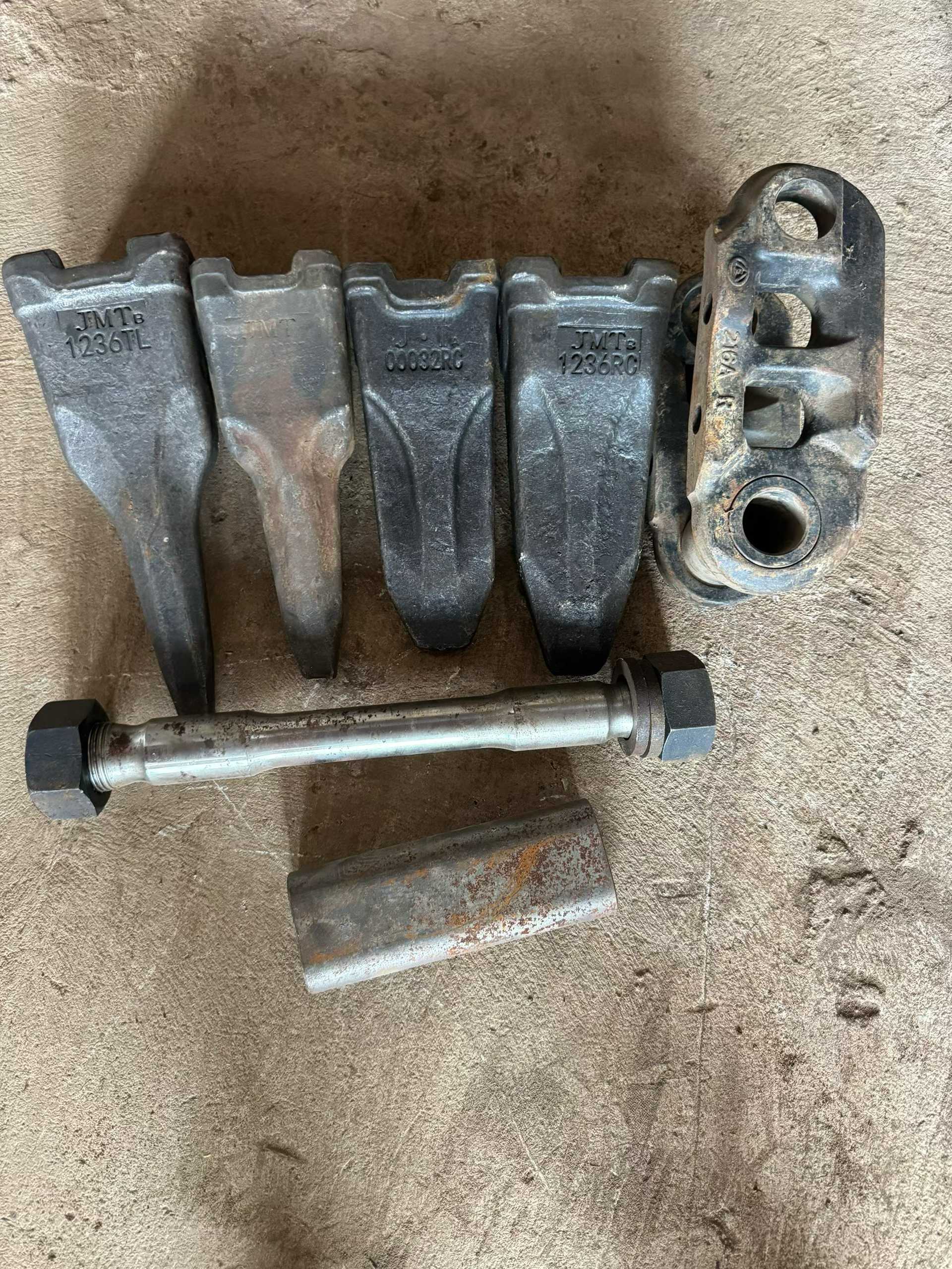 Buy Doosan DL420 Used Excavator / 1