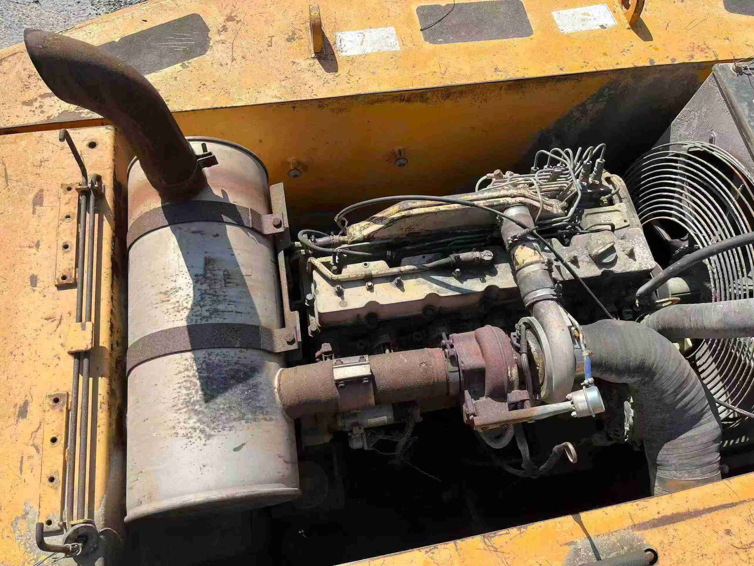 Buy Hyundai HX305L Used Excavator / 2 Used Hyundai HX305L Excavator 2016 Model / 2