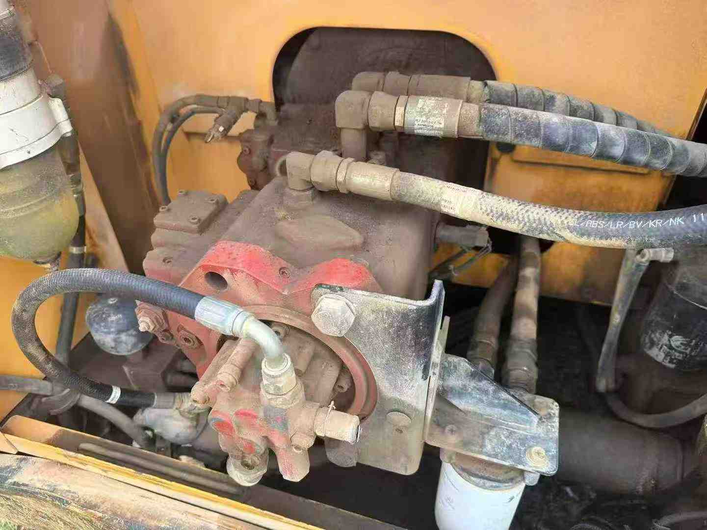 Buy Hyundai R215VS Used Excavator / 4 Used Hyundai R215VS Excavator 2018 Model / 4