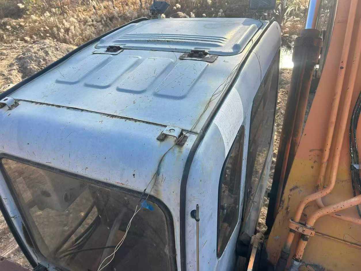 Used Hitachi ZAXIS200 Excavator 2016 Model / 7