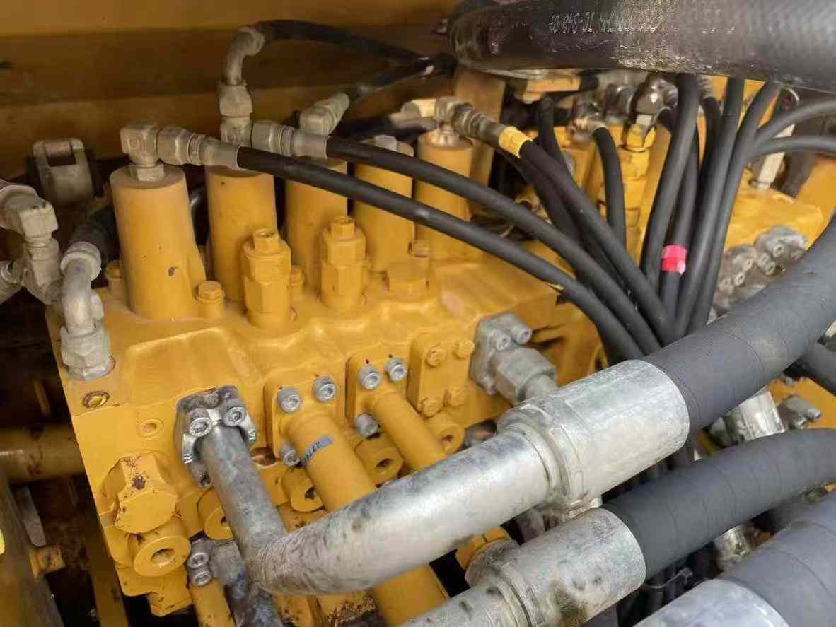 Buy Caterpillar 323D2L Used Excavator / 4 Used Caterpillar 323D2L Excavator 2017 Model / 4