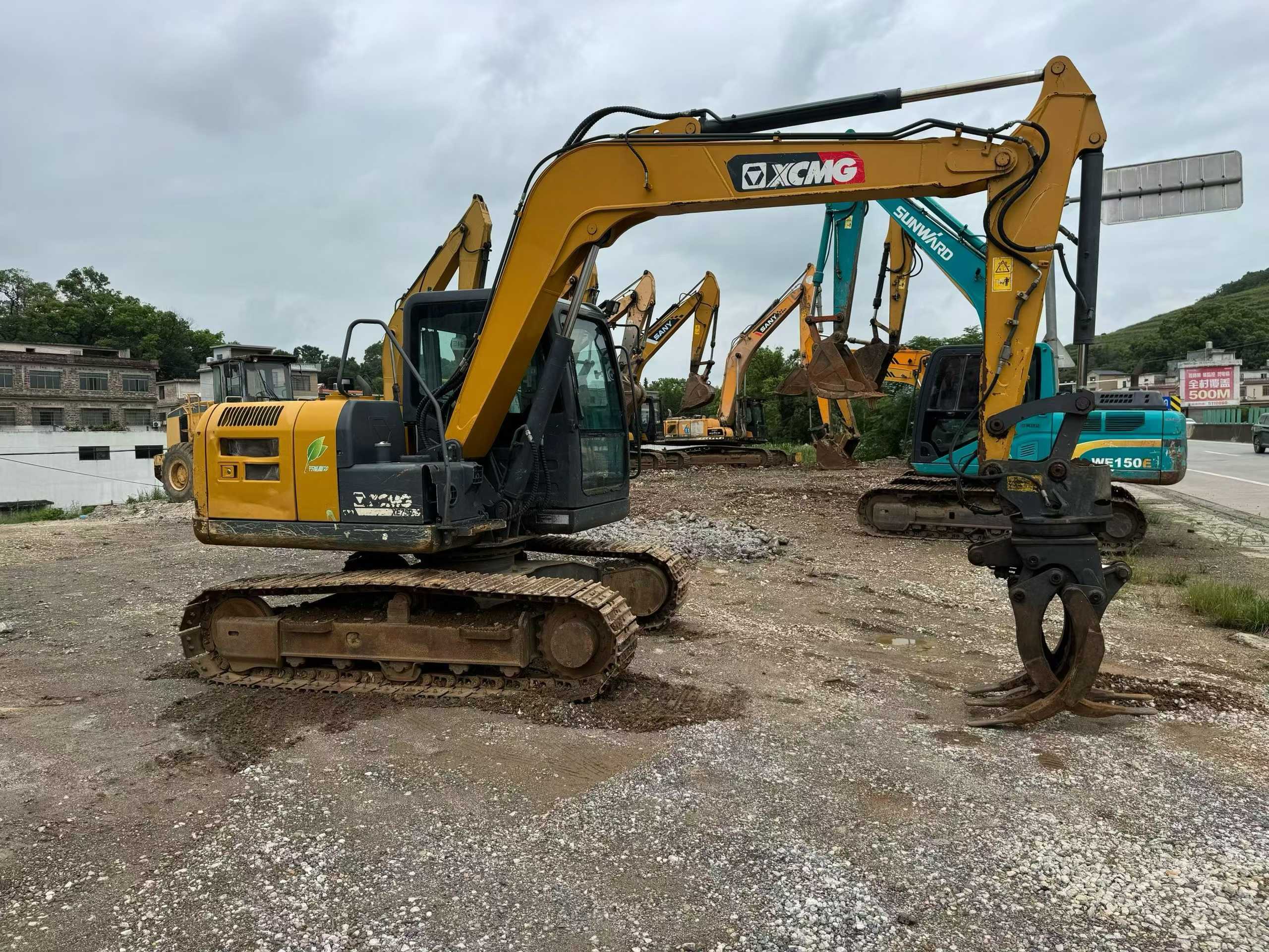 Used XCMG XE75WD Excavator 2021 Model / 3