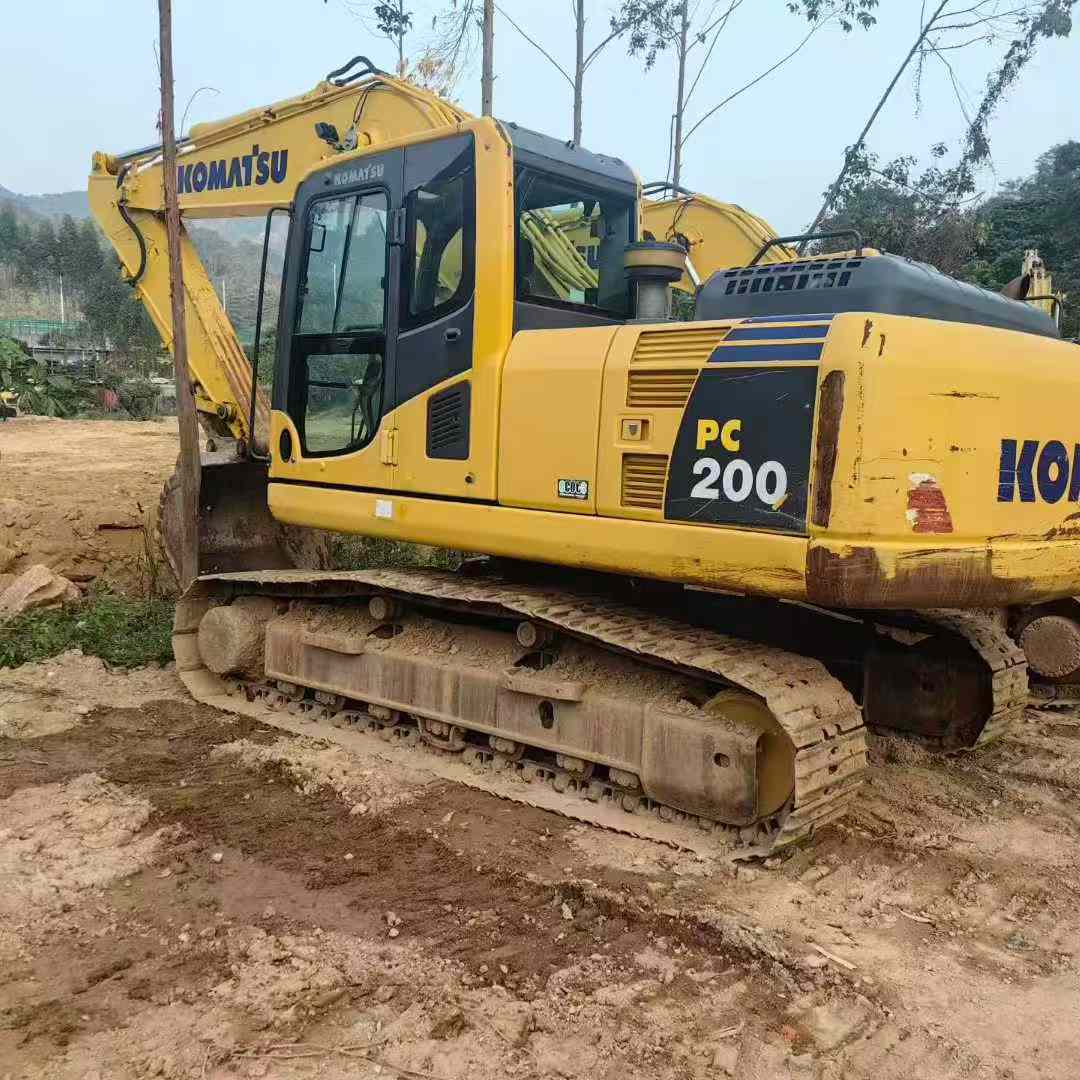 Buy Komatsu PC200-8 Used Excavator / 1