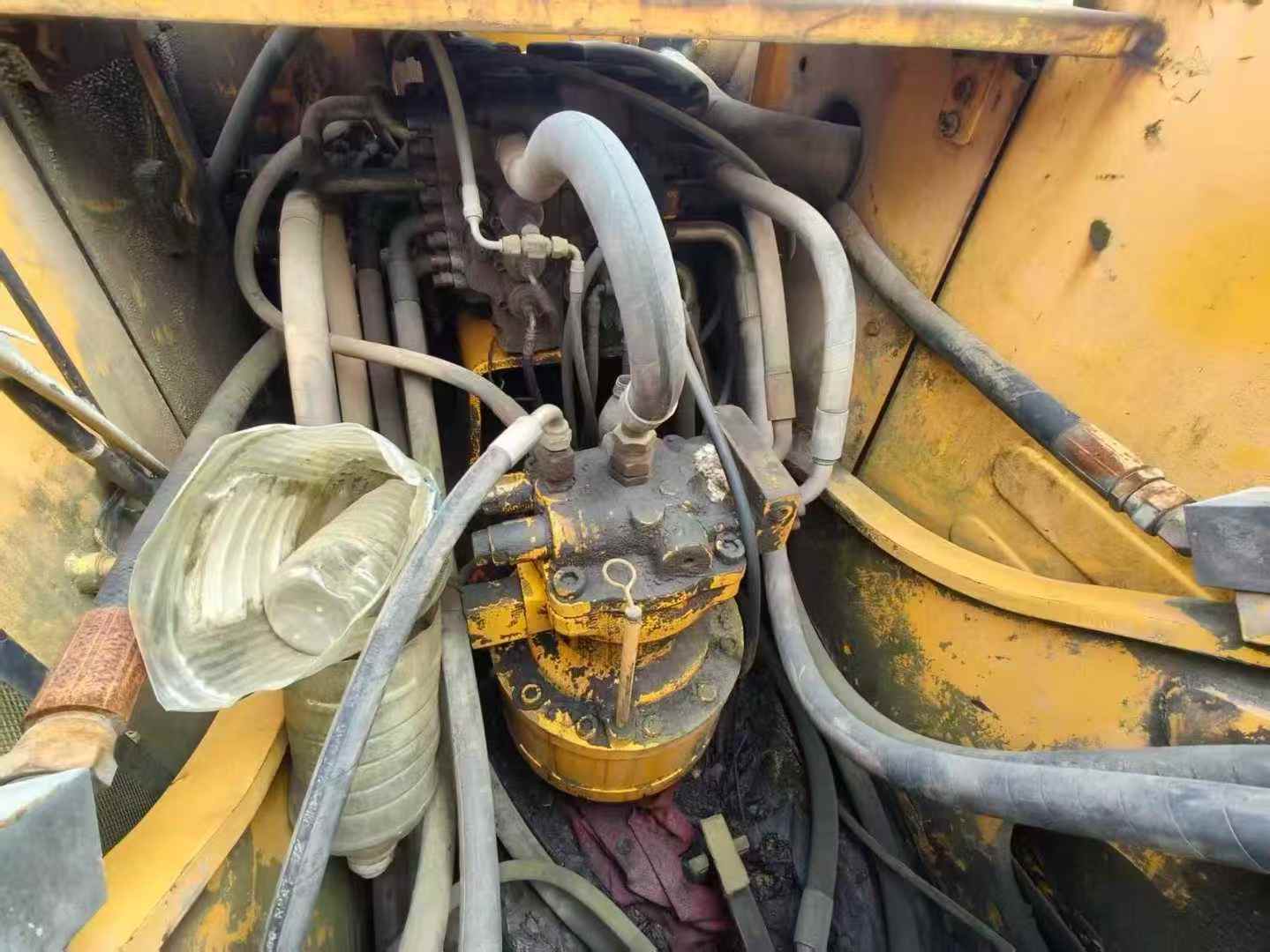 Buy Hyundai R215-7 Used Excavator / 6 Used Hyundai R215-7 Excavator 2016 Model / 6