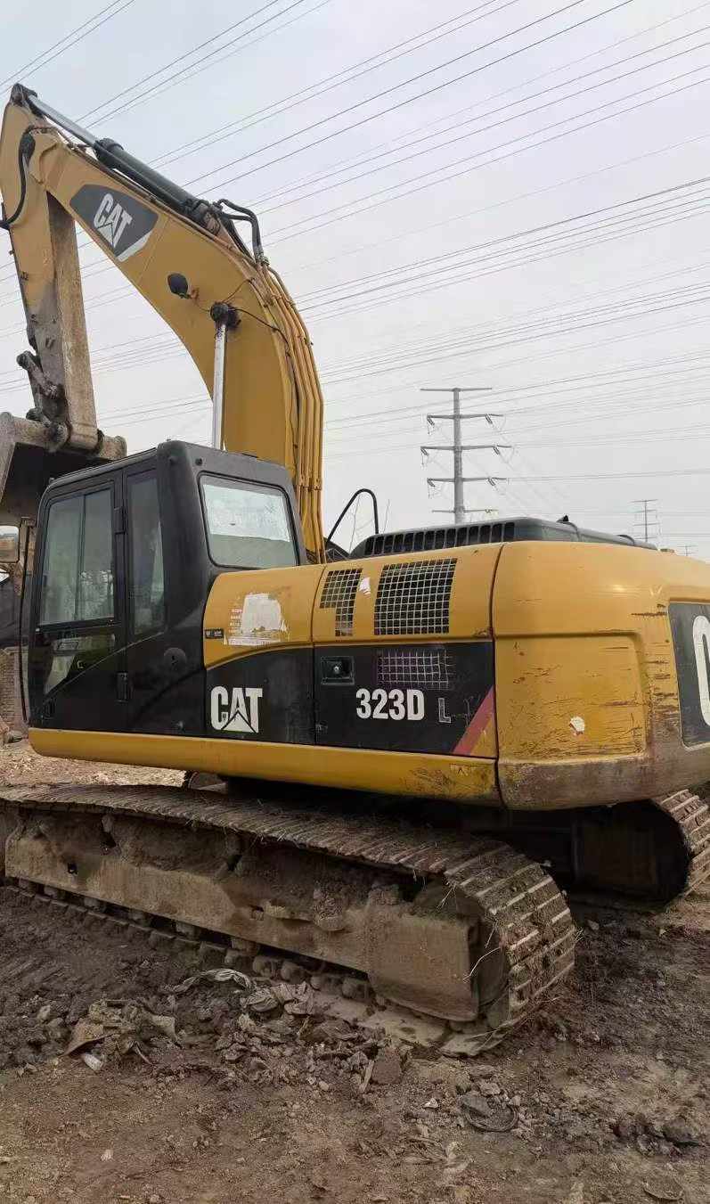 Buy Caterpillar 323DL Used Excavator / 1