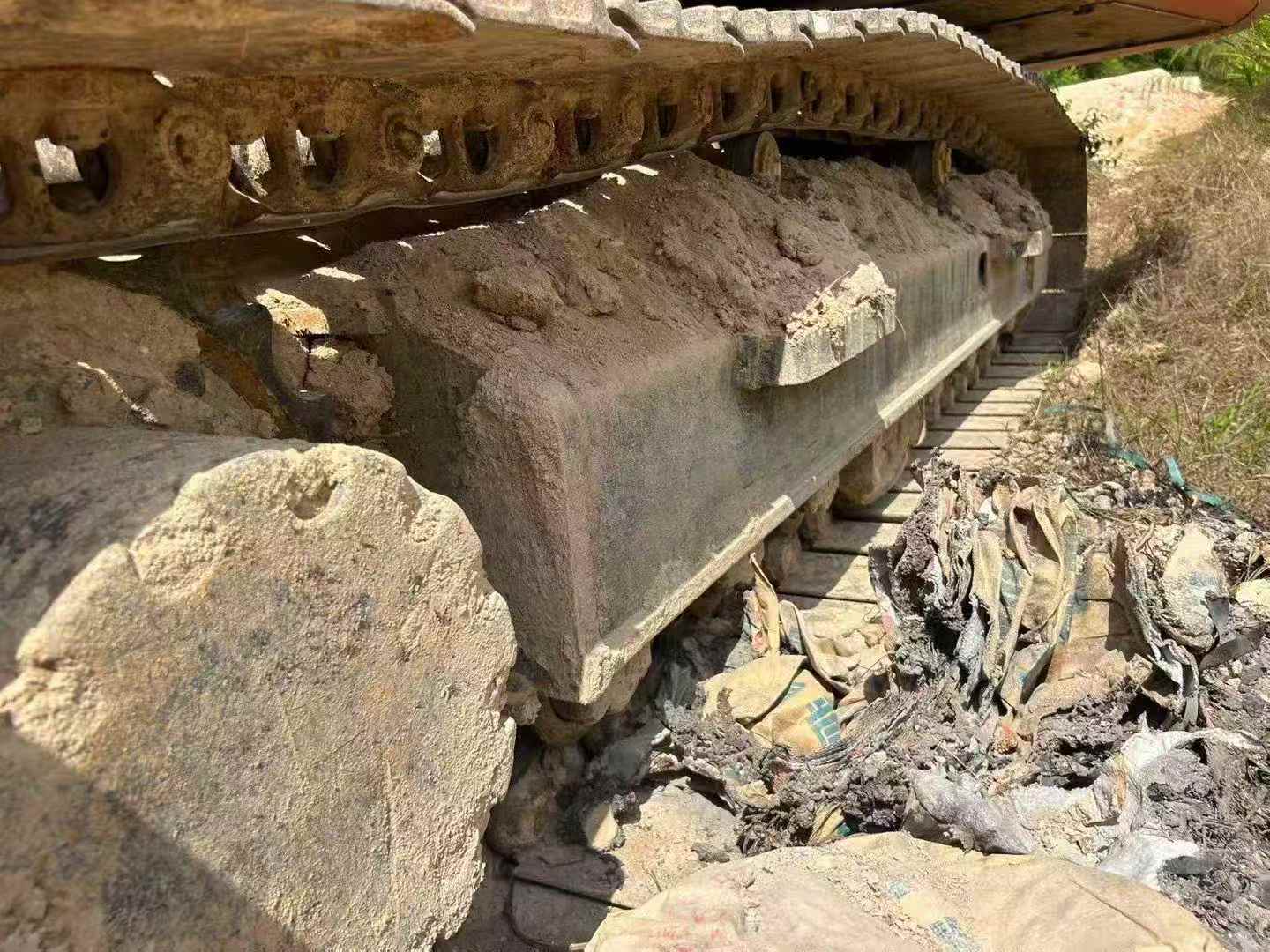 Buy Hitachi ZAXIS200 Used Excavator / 6 Used Hitachi ZAXIS200 Excavator 2016 Model / 6