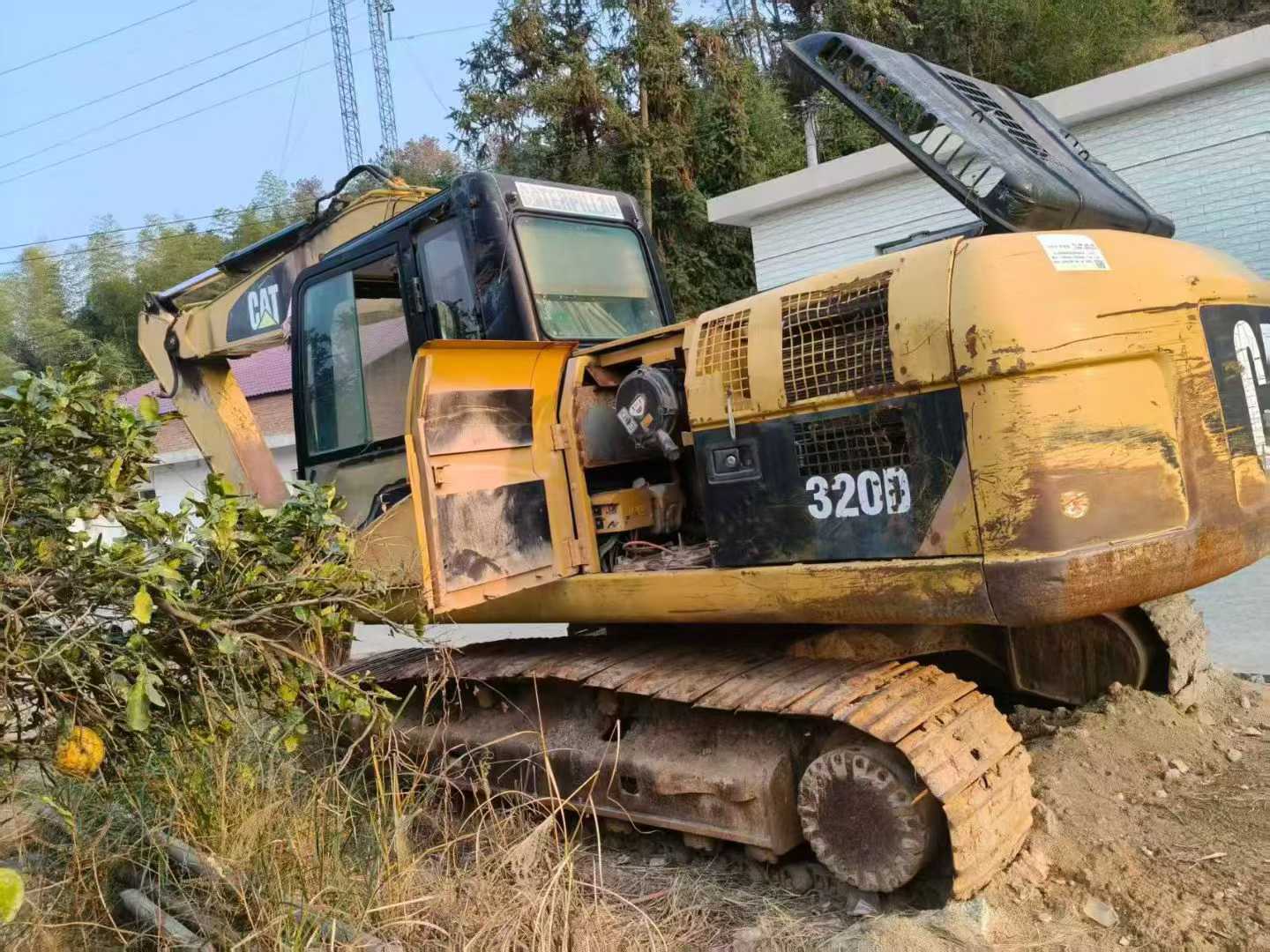 Buy Caterpillar 320D Used Excavator / 1