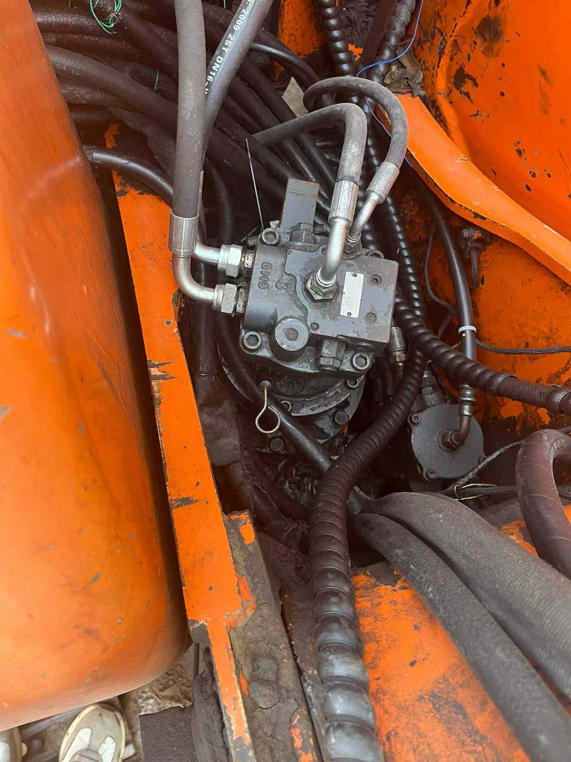 Used Doosan DH70 Excavator 2016 Model / 6
