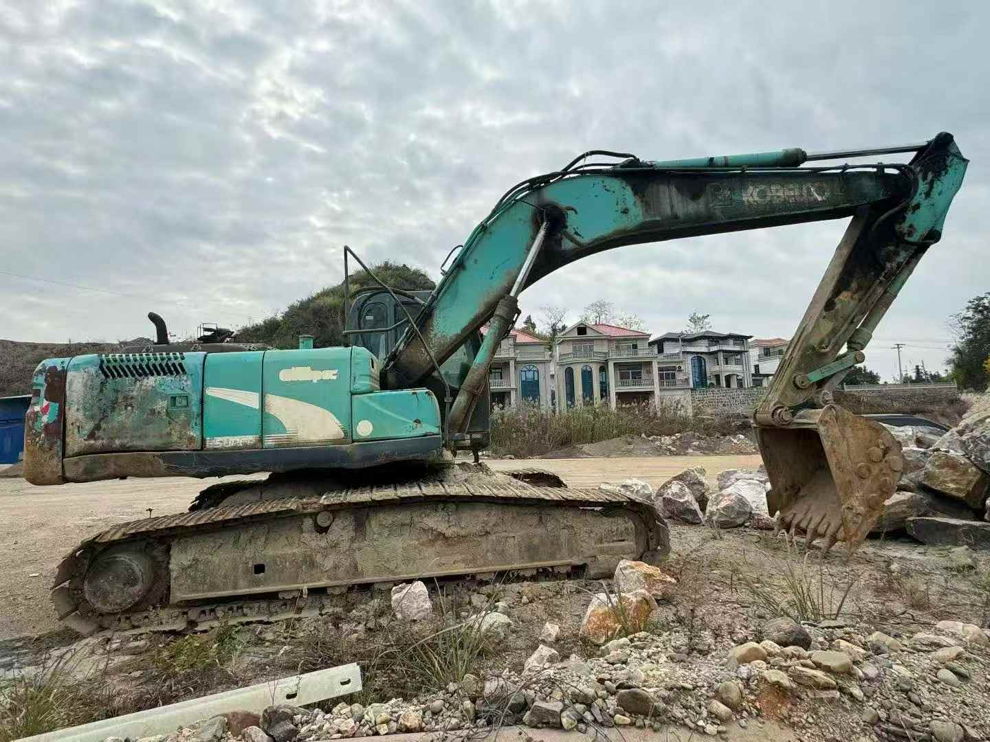 Buy Kobelco SK250 Used Excavator / 1