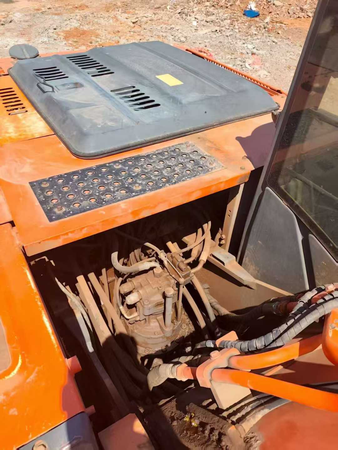 Used Hitachi ZAXIS200 Excavator 2016 Model / 6