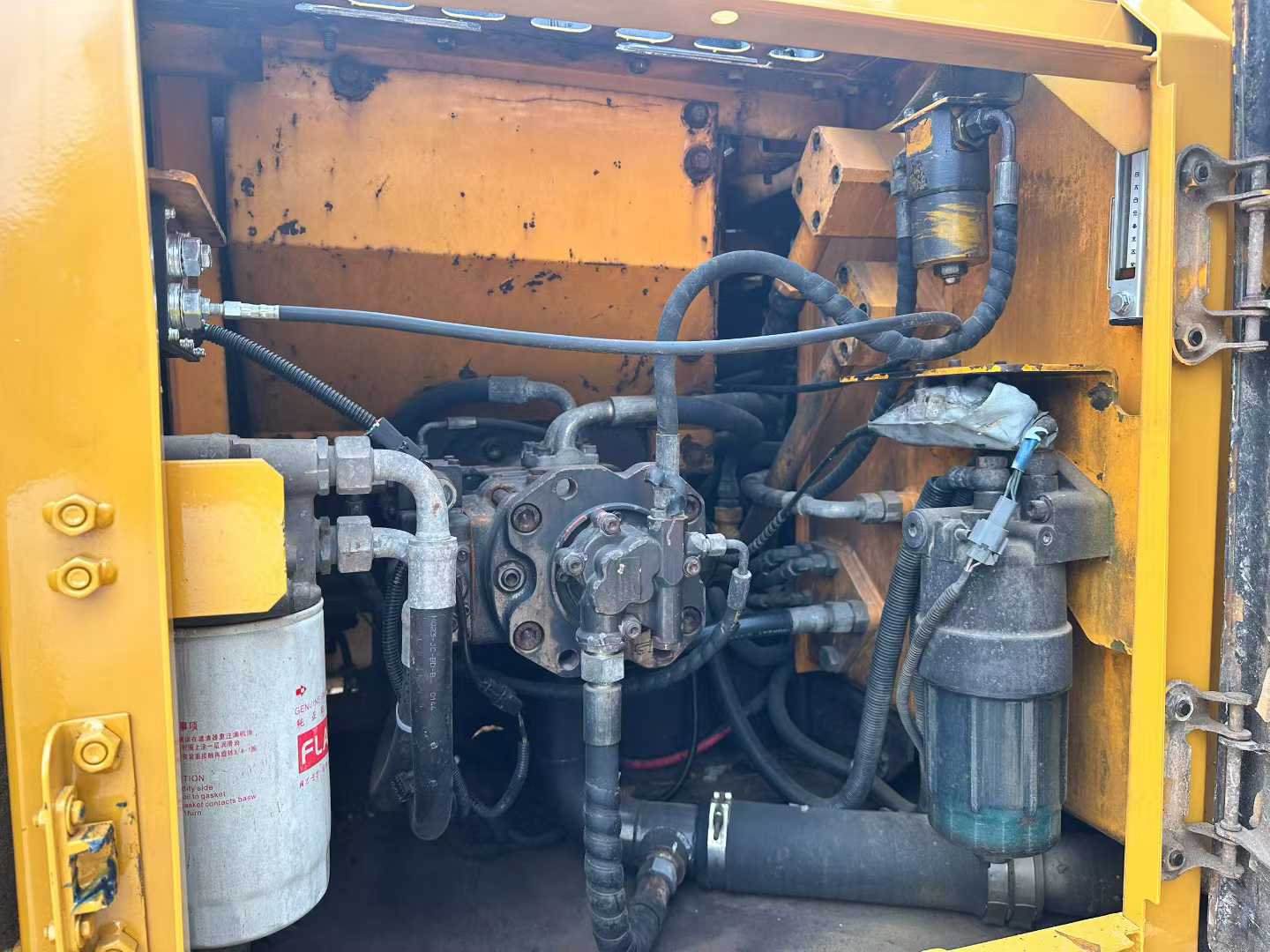 Used Sany SY135 Excavator 2016 Model / 3