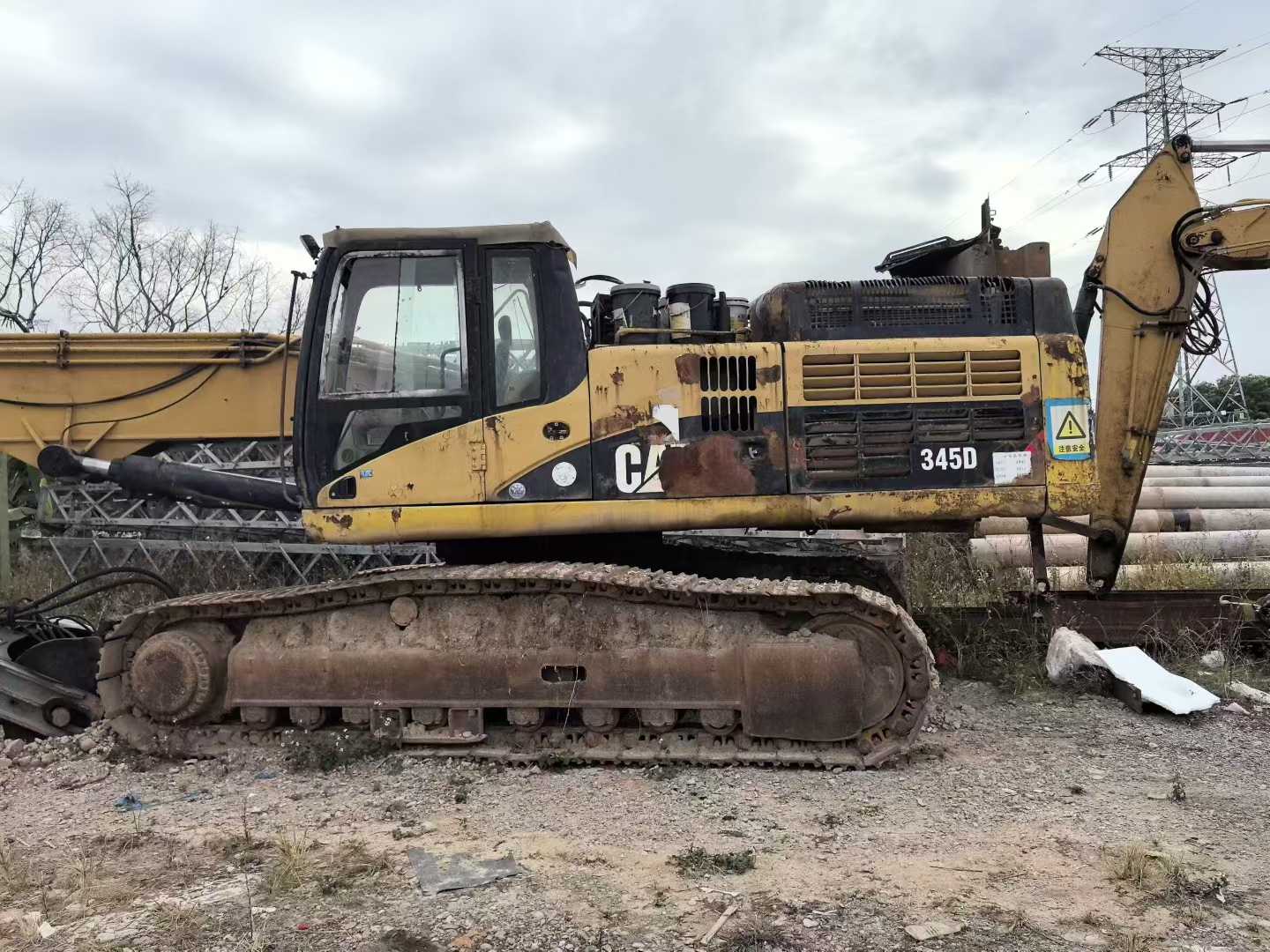Buy Caterpillar 345D Used Excavator / 1