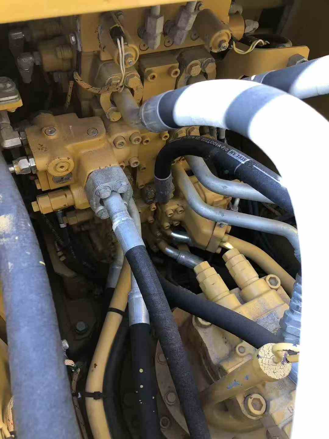 Used Caterpillar 320E Excavator 2016 Model / 8