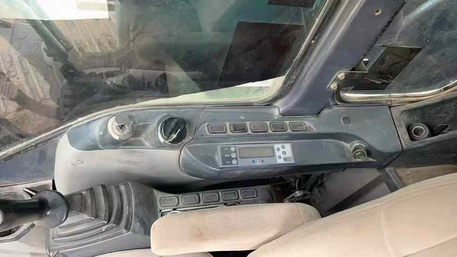 Buy Kobelco SK200-8 Used Excavator / 9 Used Kobelco SK200-8 Excavator 2016 Model / 9