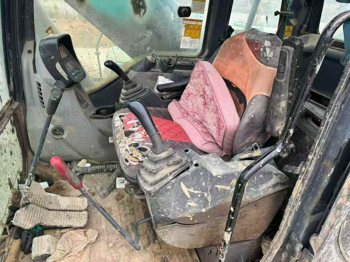 Buy Kobelco SK250 Used Excavator / 8 Used Kobelco SK250 Excavator 2011 Model / 8