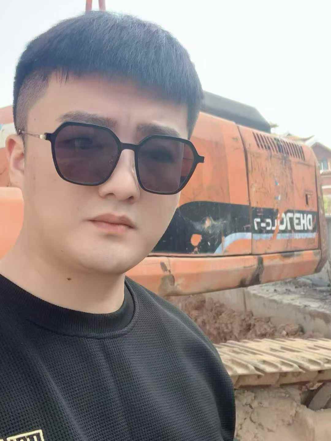 Buy Doosan DL300 Used Excavator / 1