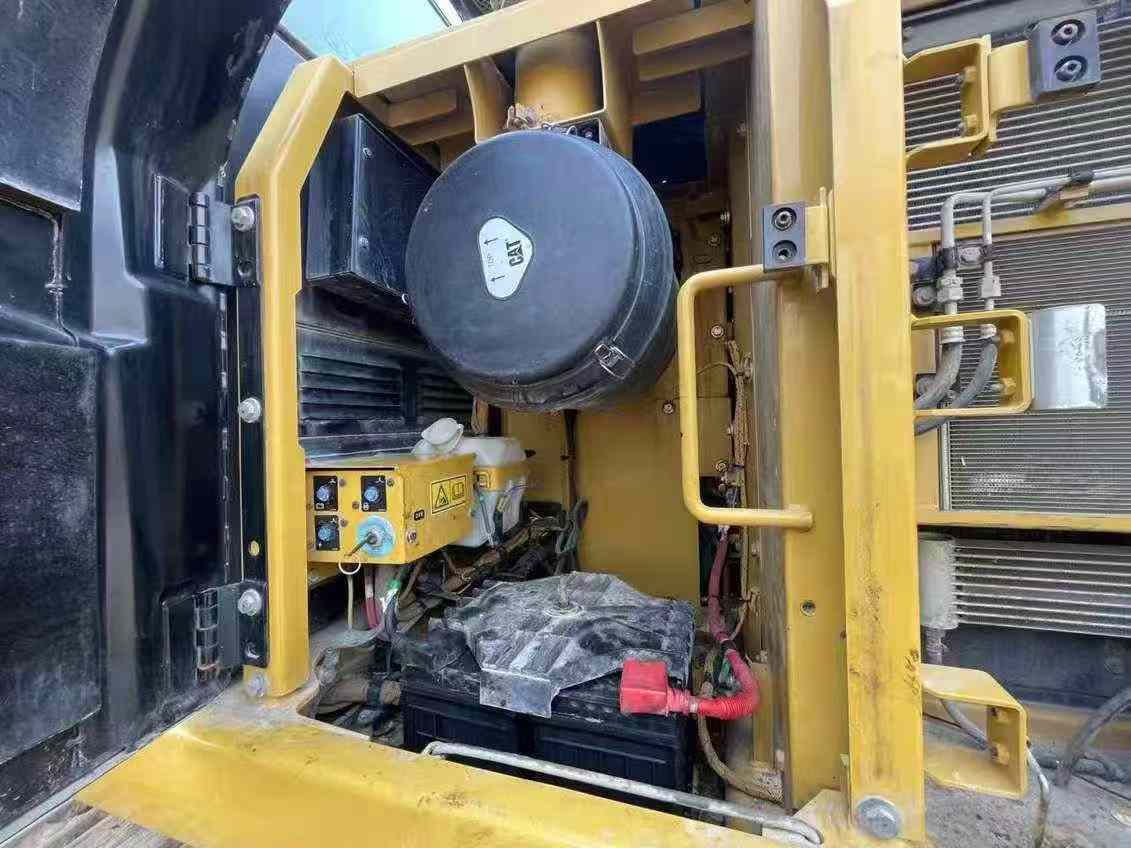 Buy Caterpillar 323D2L Used Excavator / 9 Used Caterpillar 323D2L Excavator 2017 Model / 9