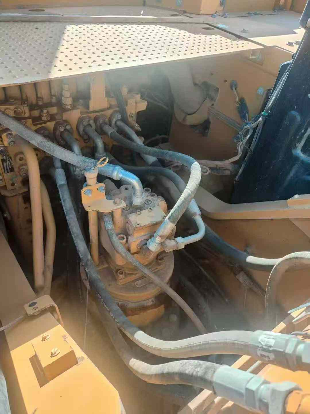 Used Caterpillar 330L Excavator 2021 Model / 4