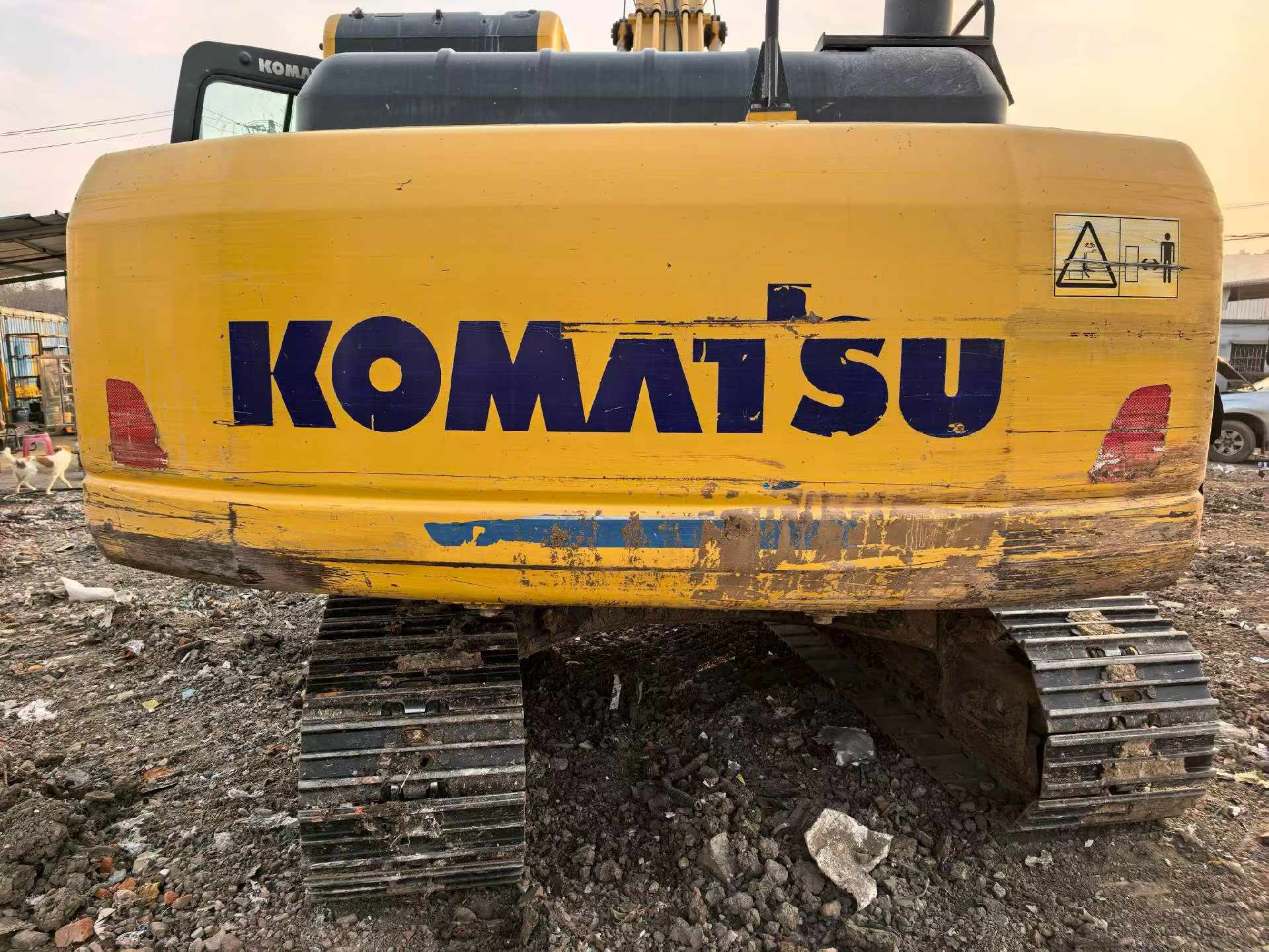 Buy Komatsu PC200-8M0 Used Excavator / 1