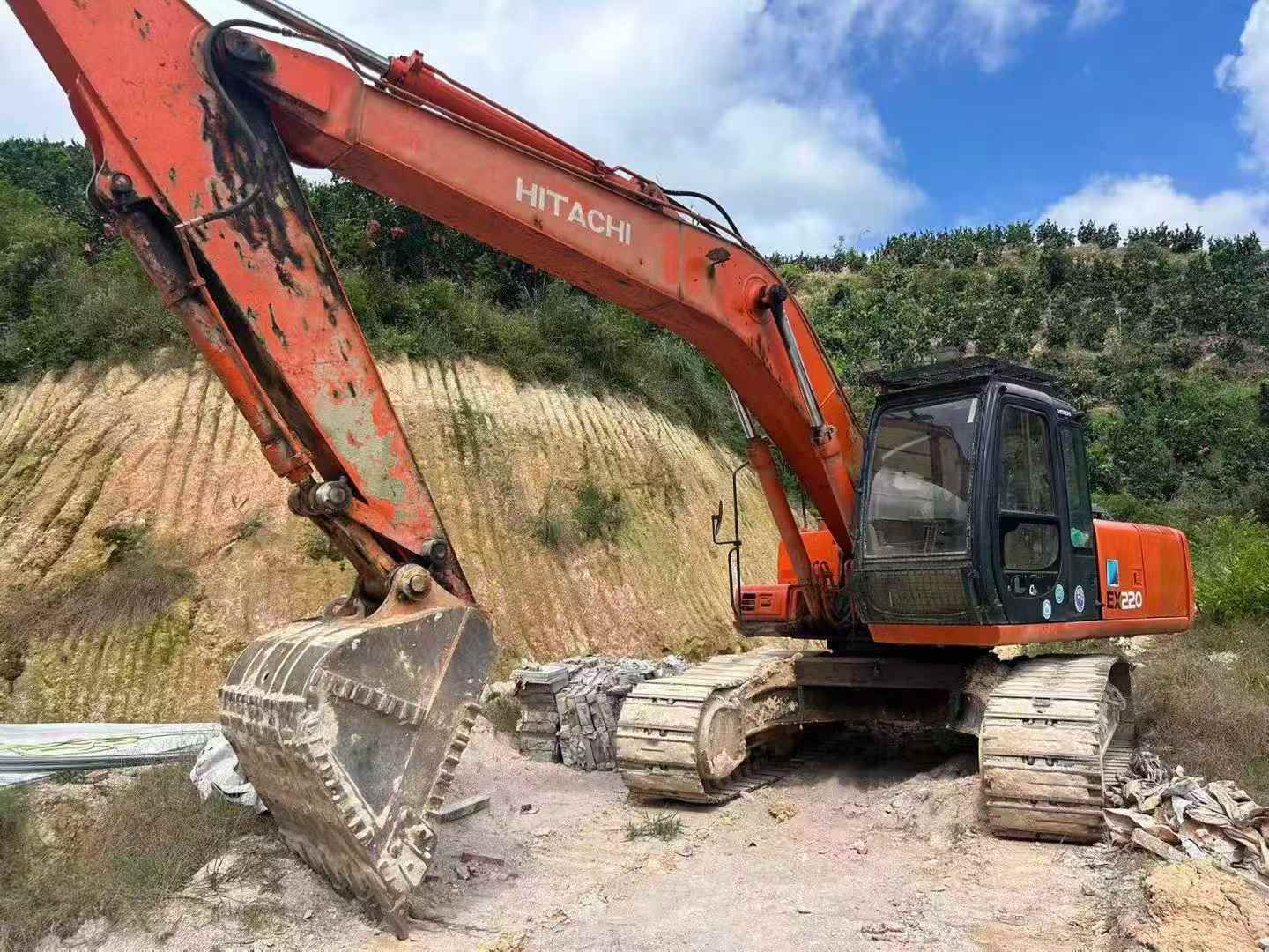 Buy Hitachi ZAXIS200 Used Excavator / 8 Used Hitachi ZAXIS200 Excavator 2016 Model / 8