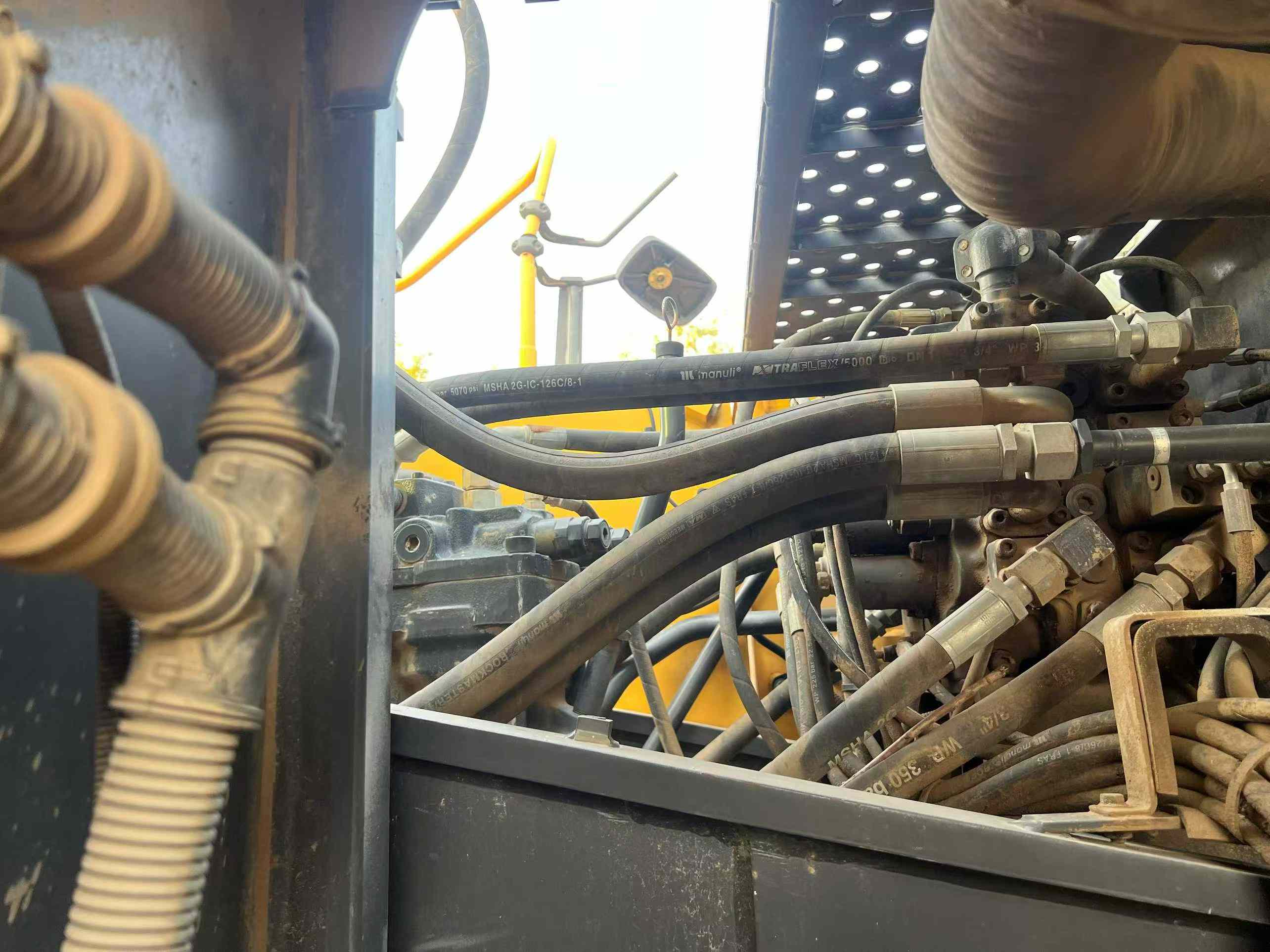 Used Volvo EC200 Excavator 2018 Model / 6