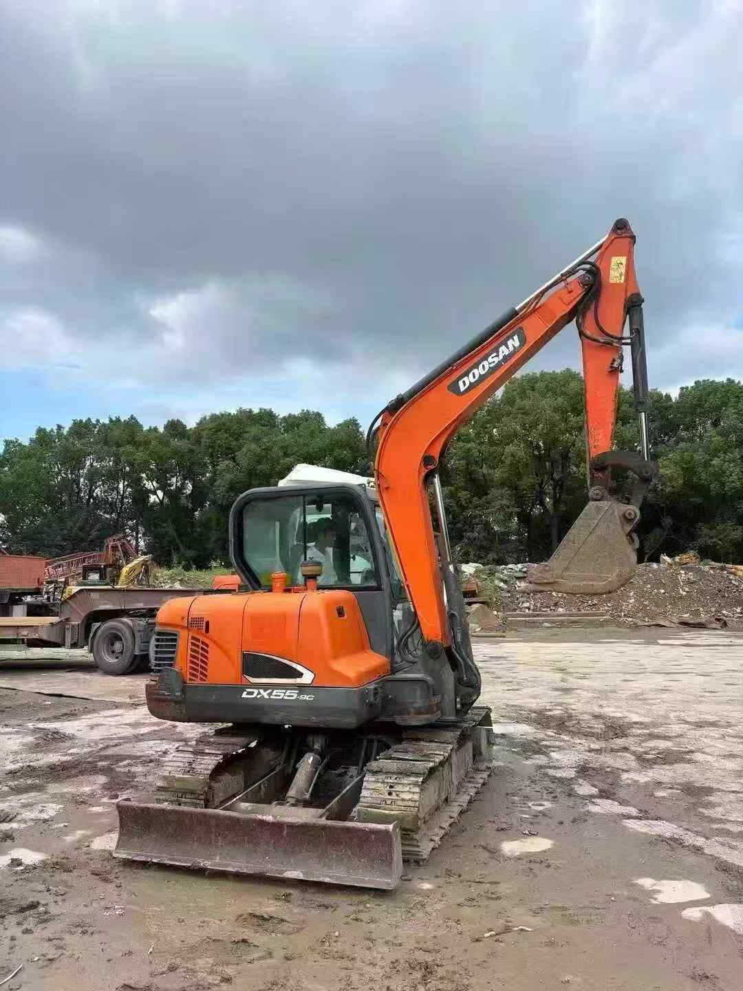 Buy Doosan DX55W Used Excavator / 1