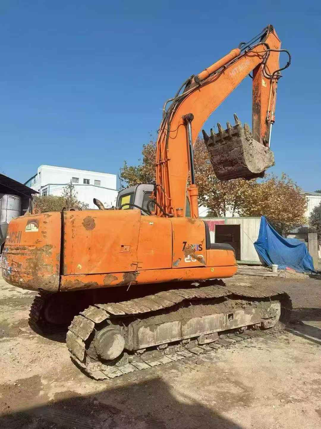 Buy Hitachi ZAXIS200 Used Excavator / 1