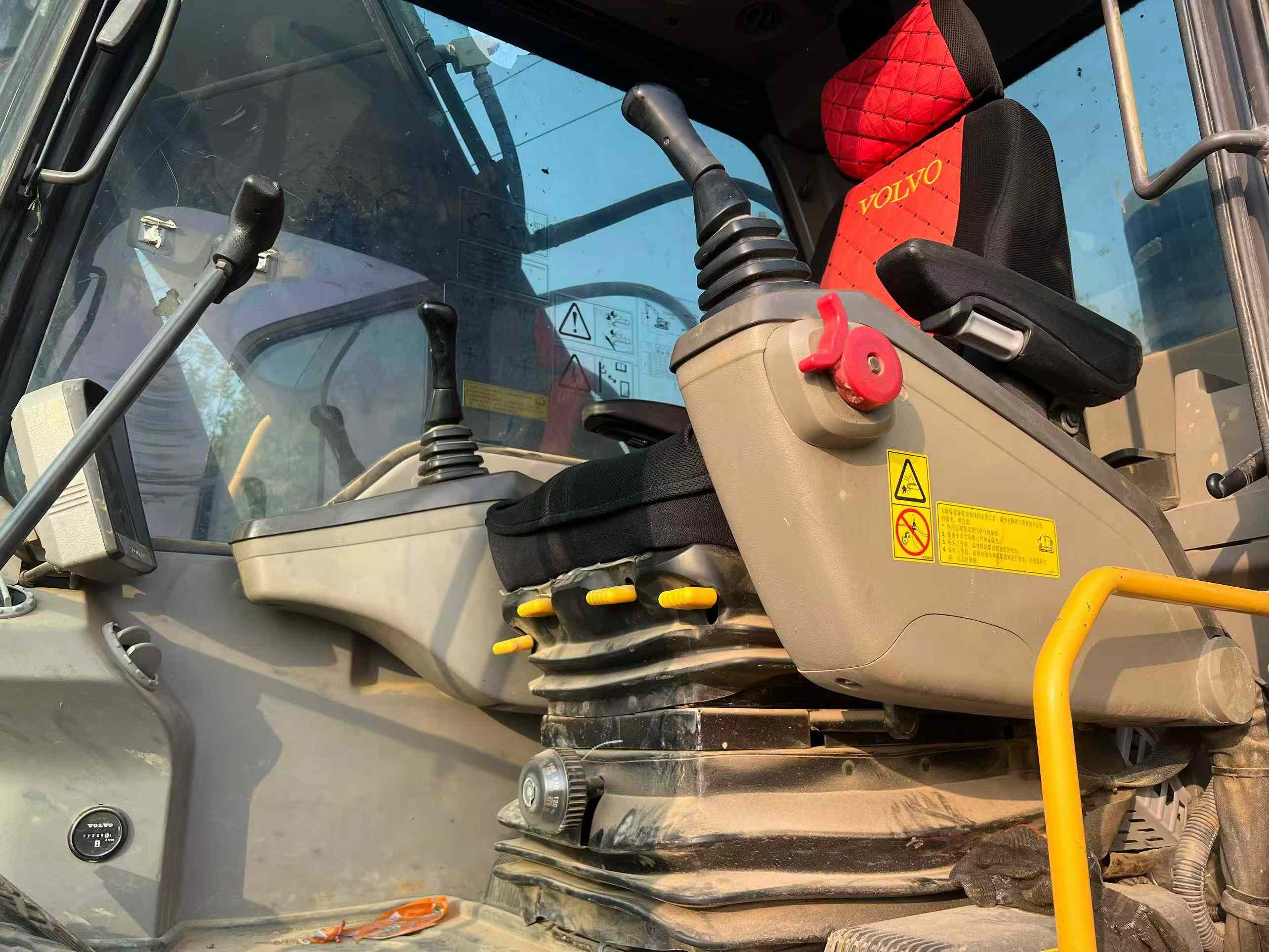 Used Volvo EC200 Excavator 2018 Model / 9