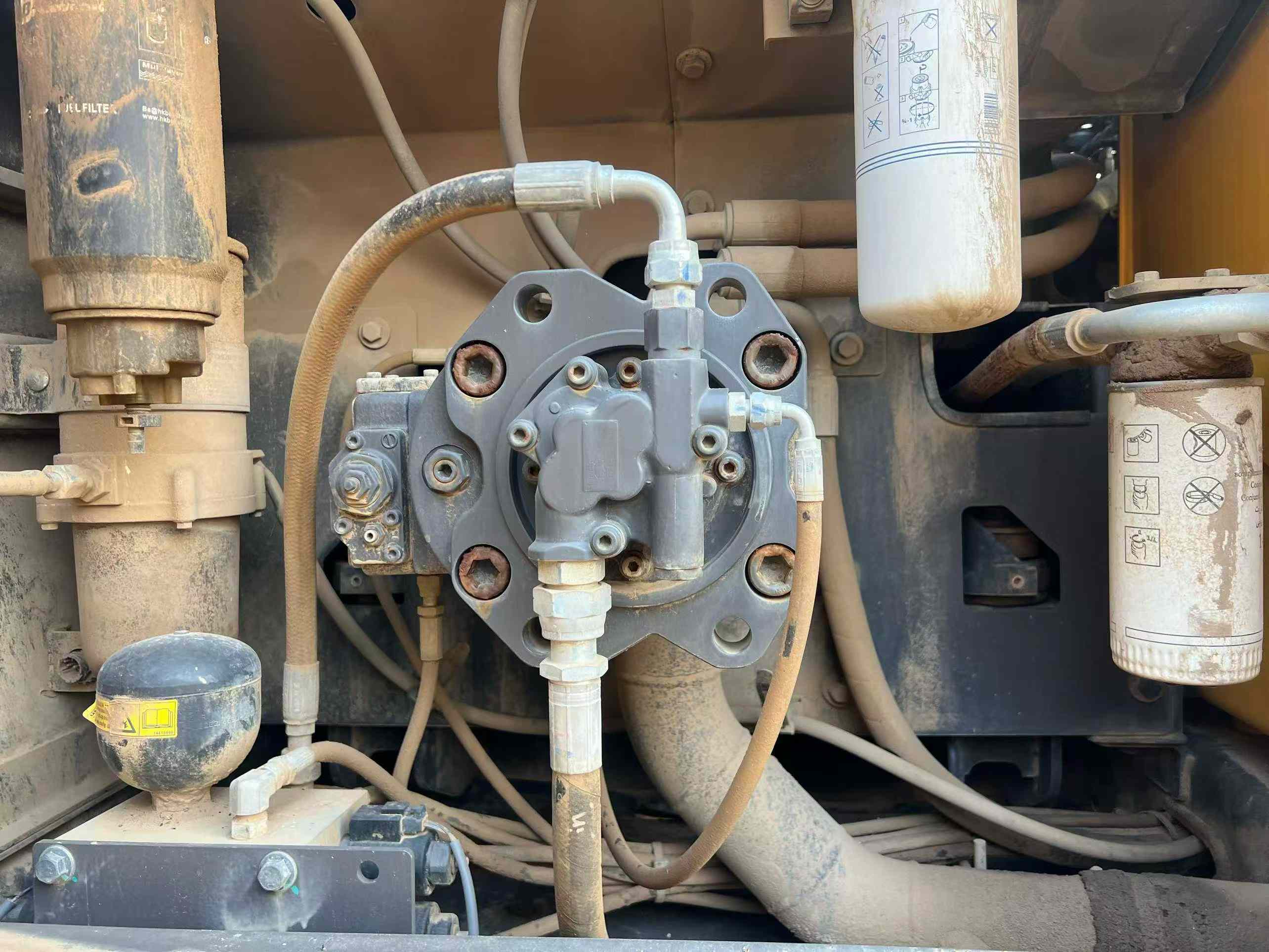 Used Volvo EC200 Excavator 2018 Model / 3